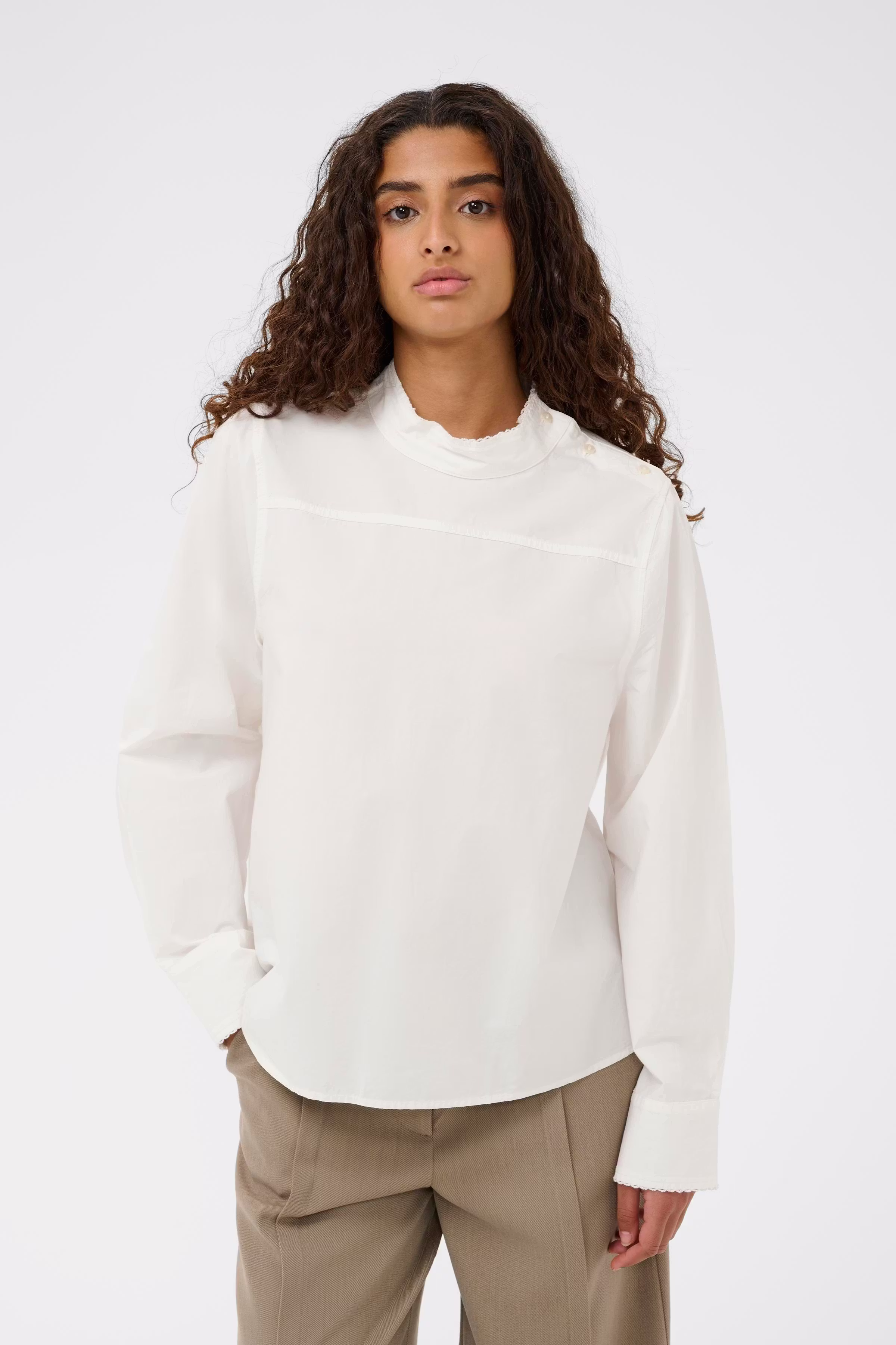 SLEmanda Bluse LOOKBOOK FRONT 30408893-110601