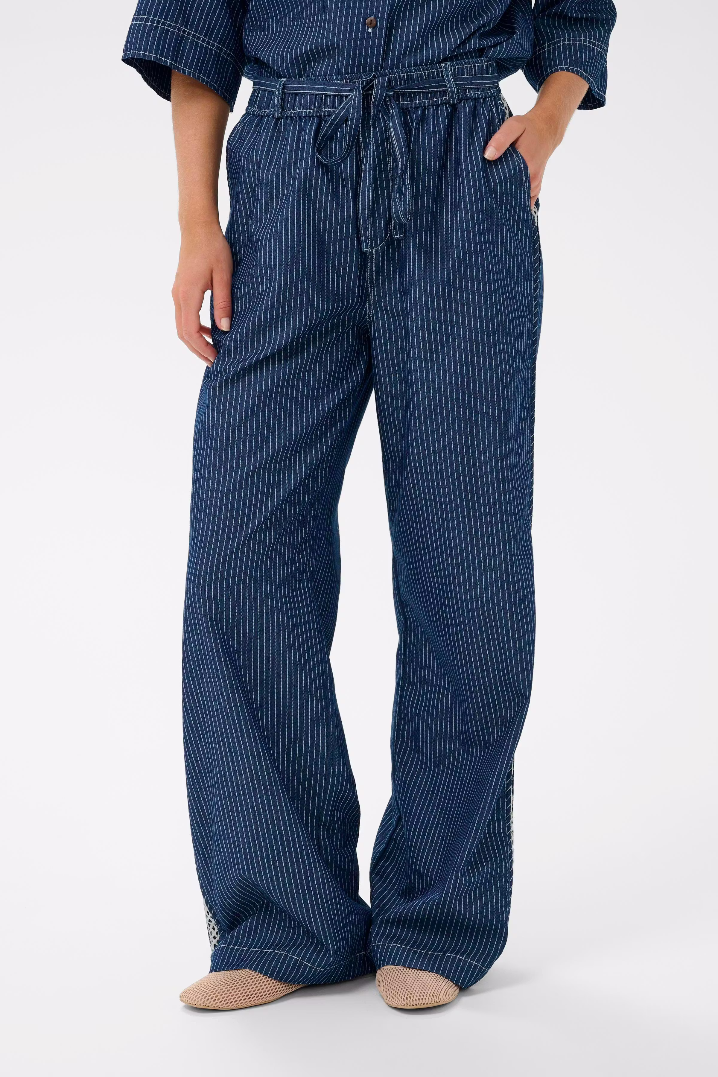 CRAgate Trousers LOOKBOOK FRONT 10614791-109134