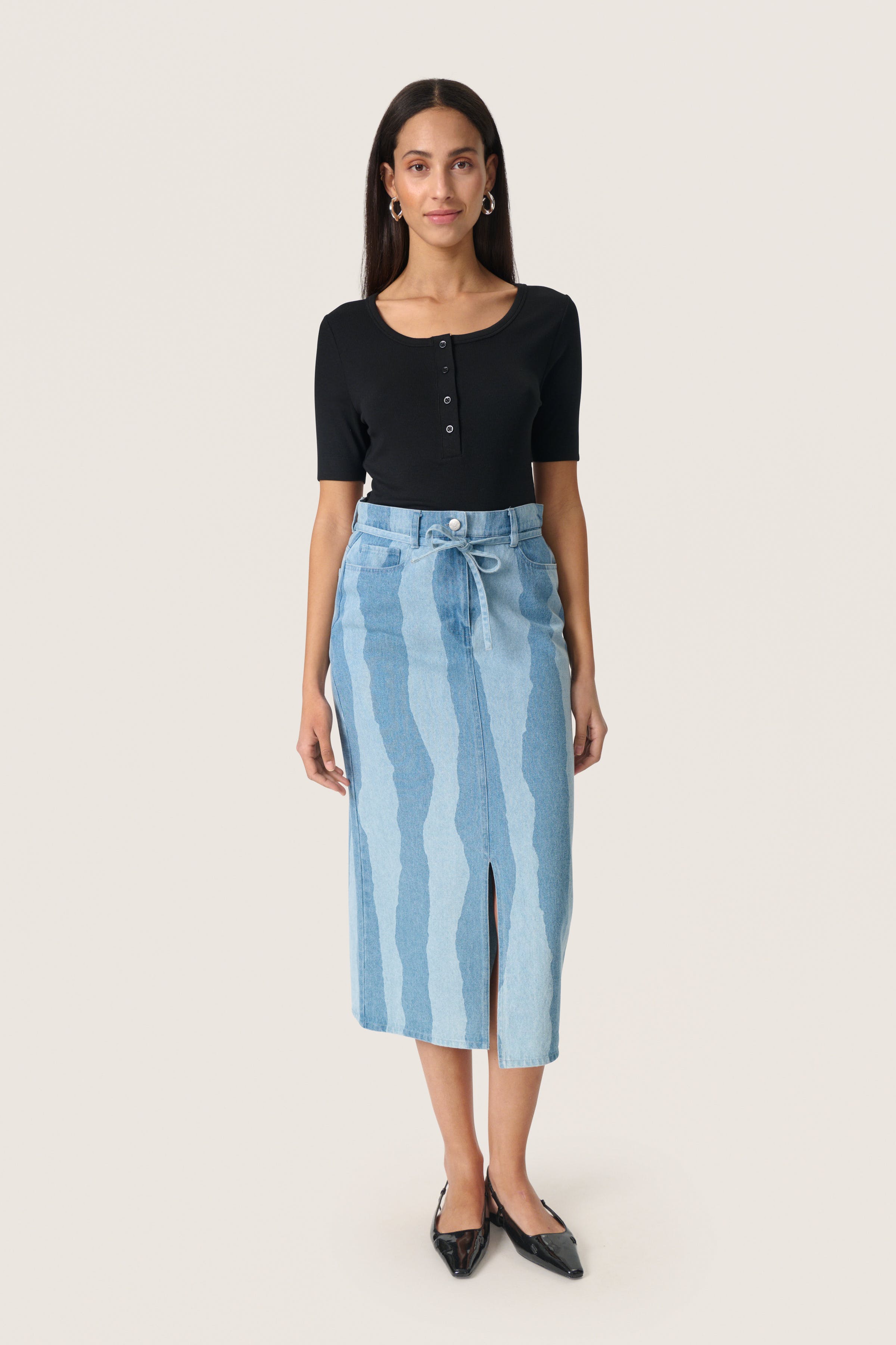 SLMaisa Kjol LOOKBOOK FRONT 30408125-303525