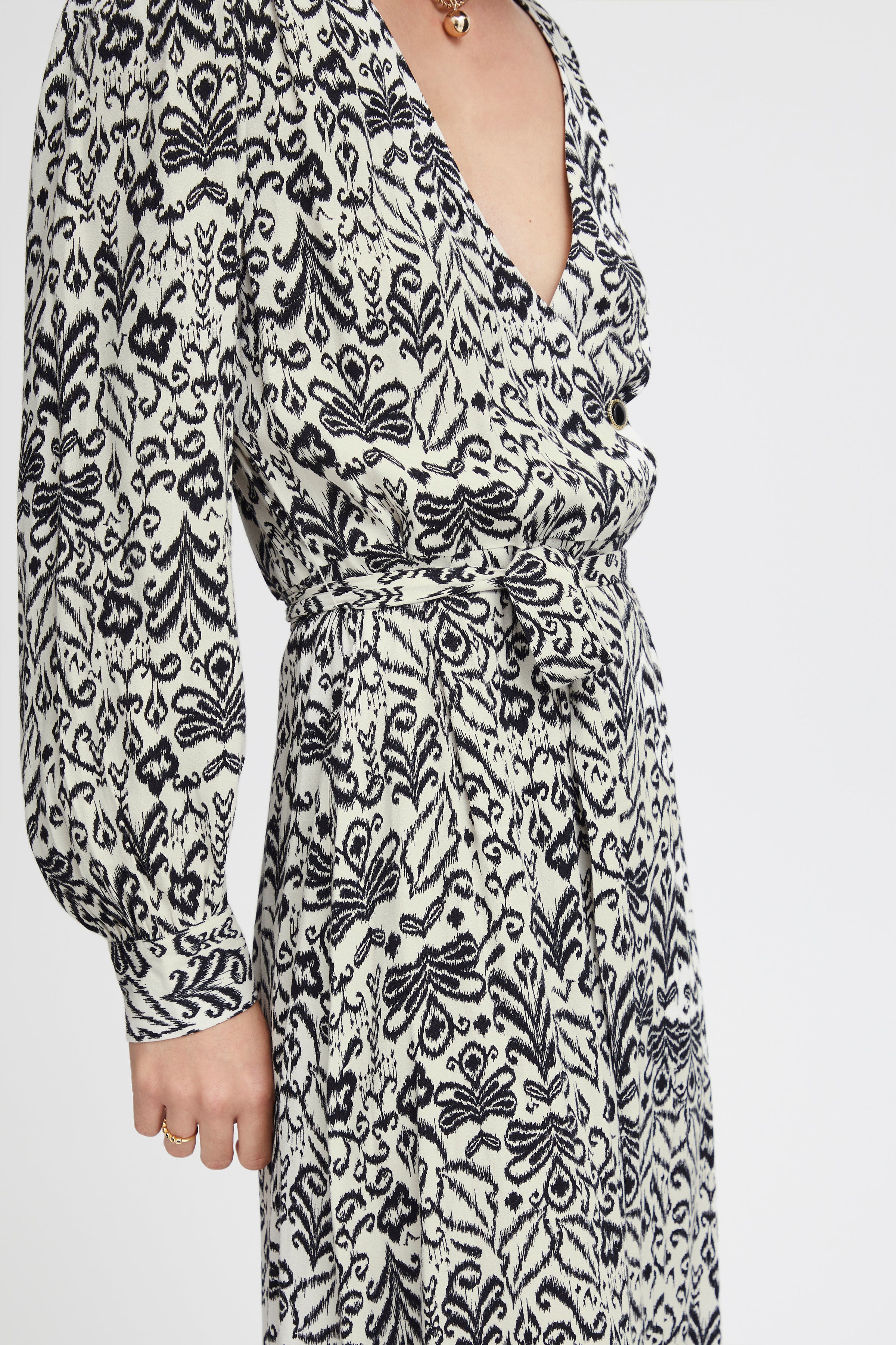 IRROSIE Klänning LOOKBOOK DETAIL 20119604-202405