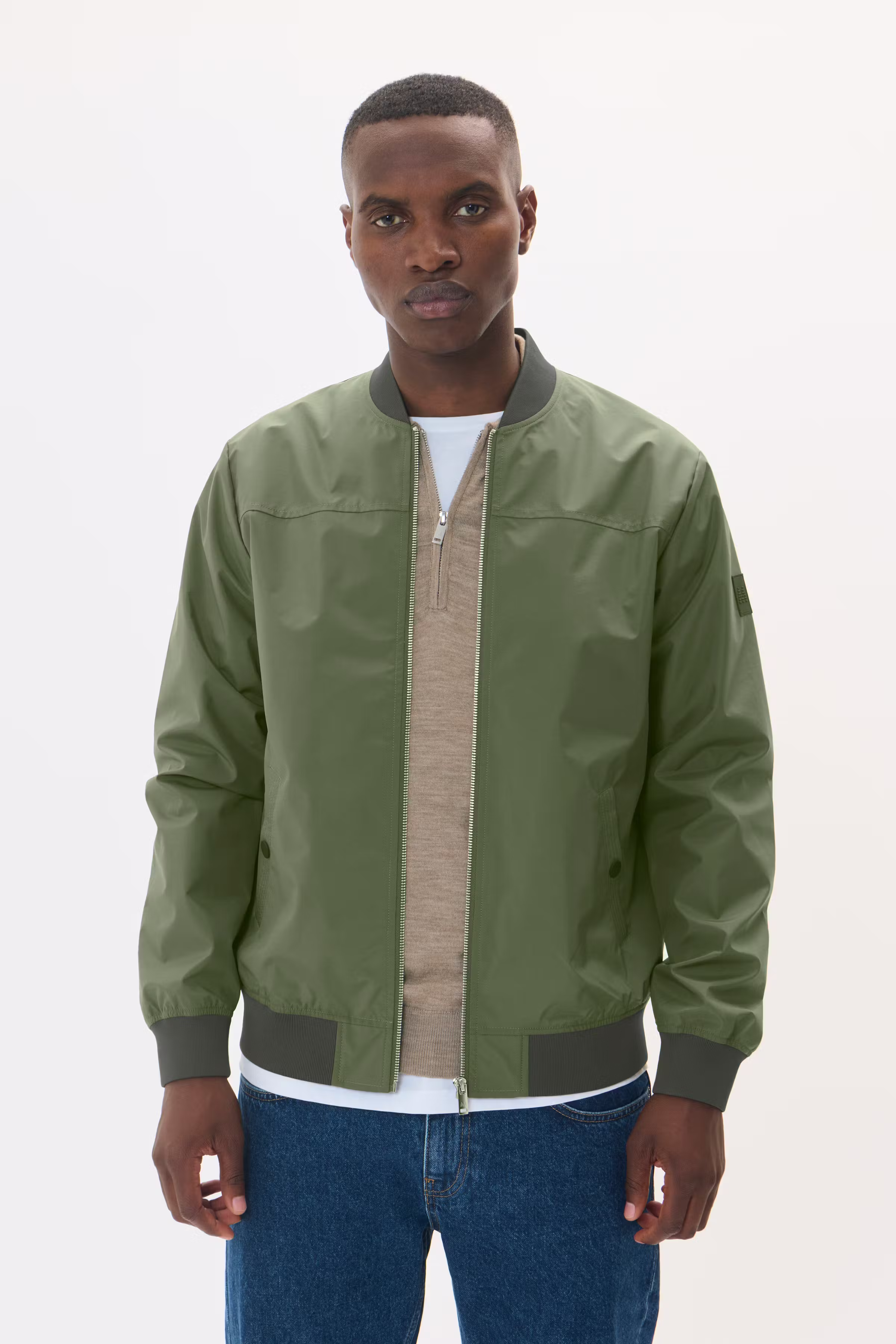 MAclay Bomber Jacket LOOKBOOK FRONT 30205869-190309