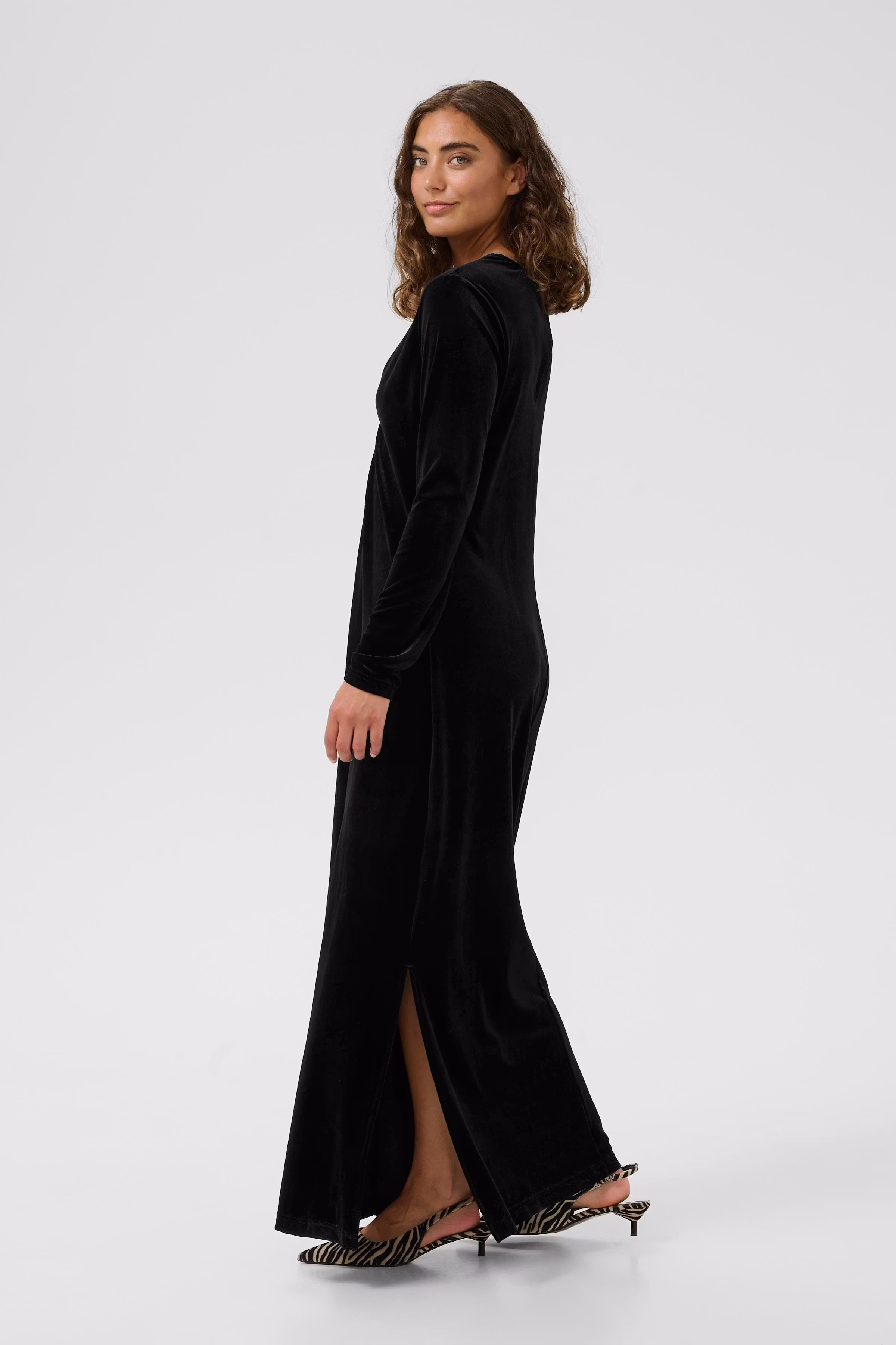 CUzoe velour dress LOOKBOOK FRONT 50112494-500012