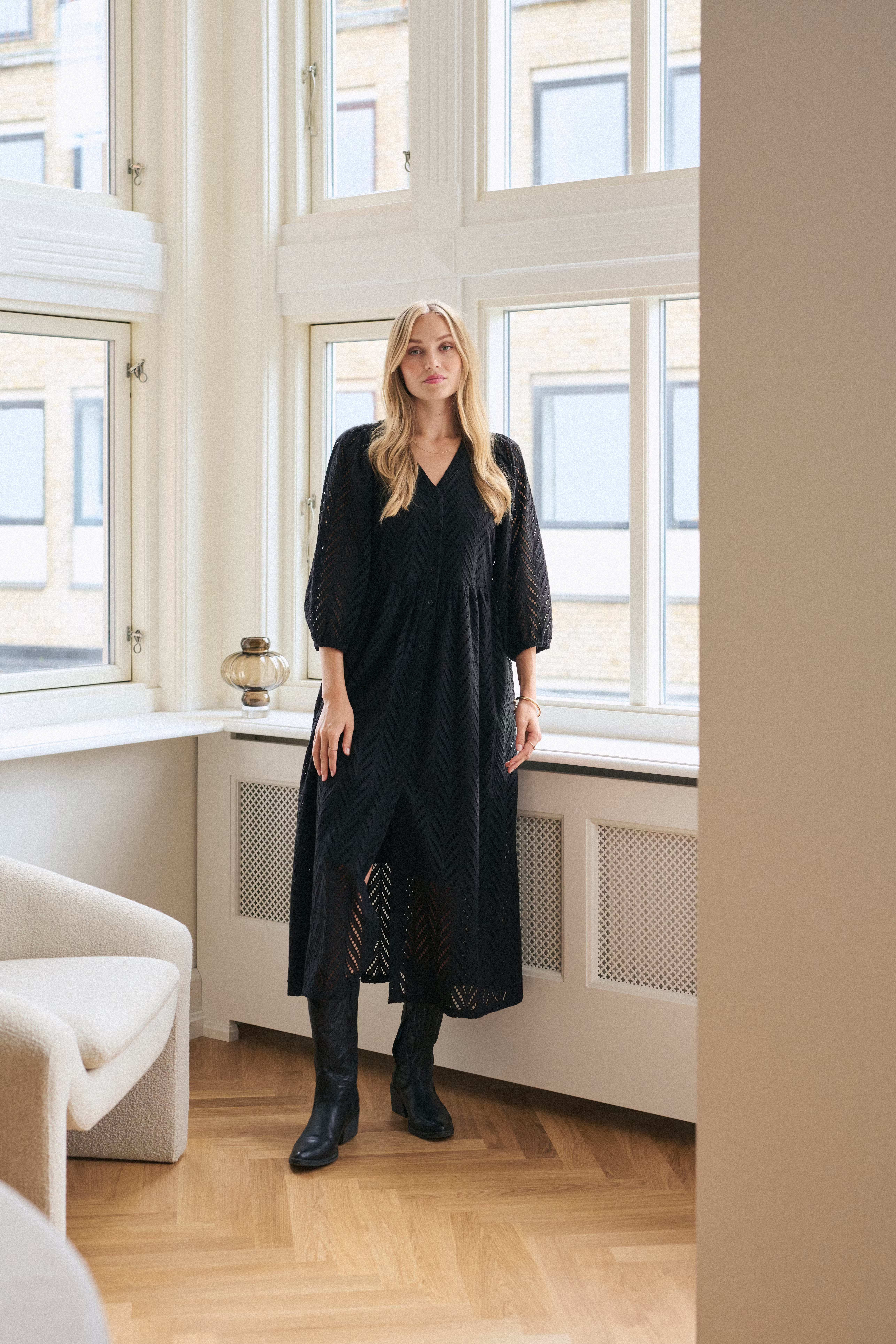 KAmasha Kjole LOCATION NONE 10510320-100121