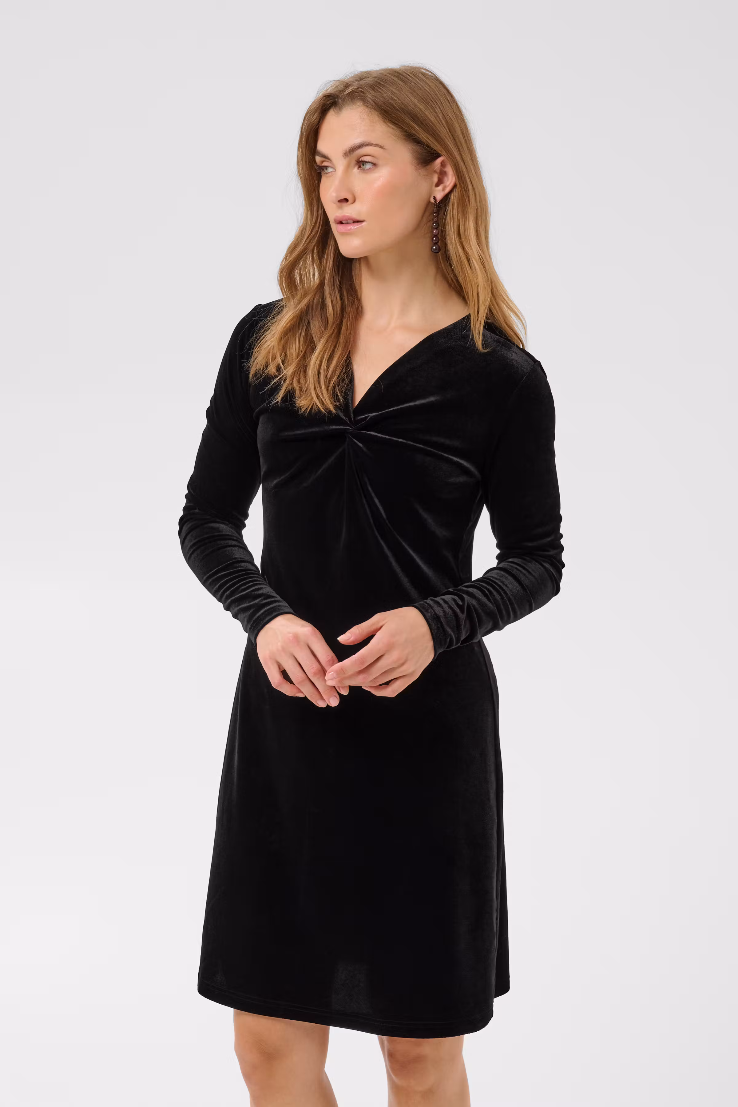 CUavra Velourkjole
 LOOKBOOK FRONT 50113765-194008