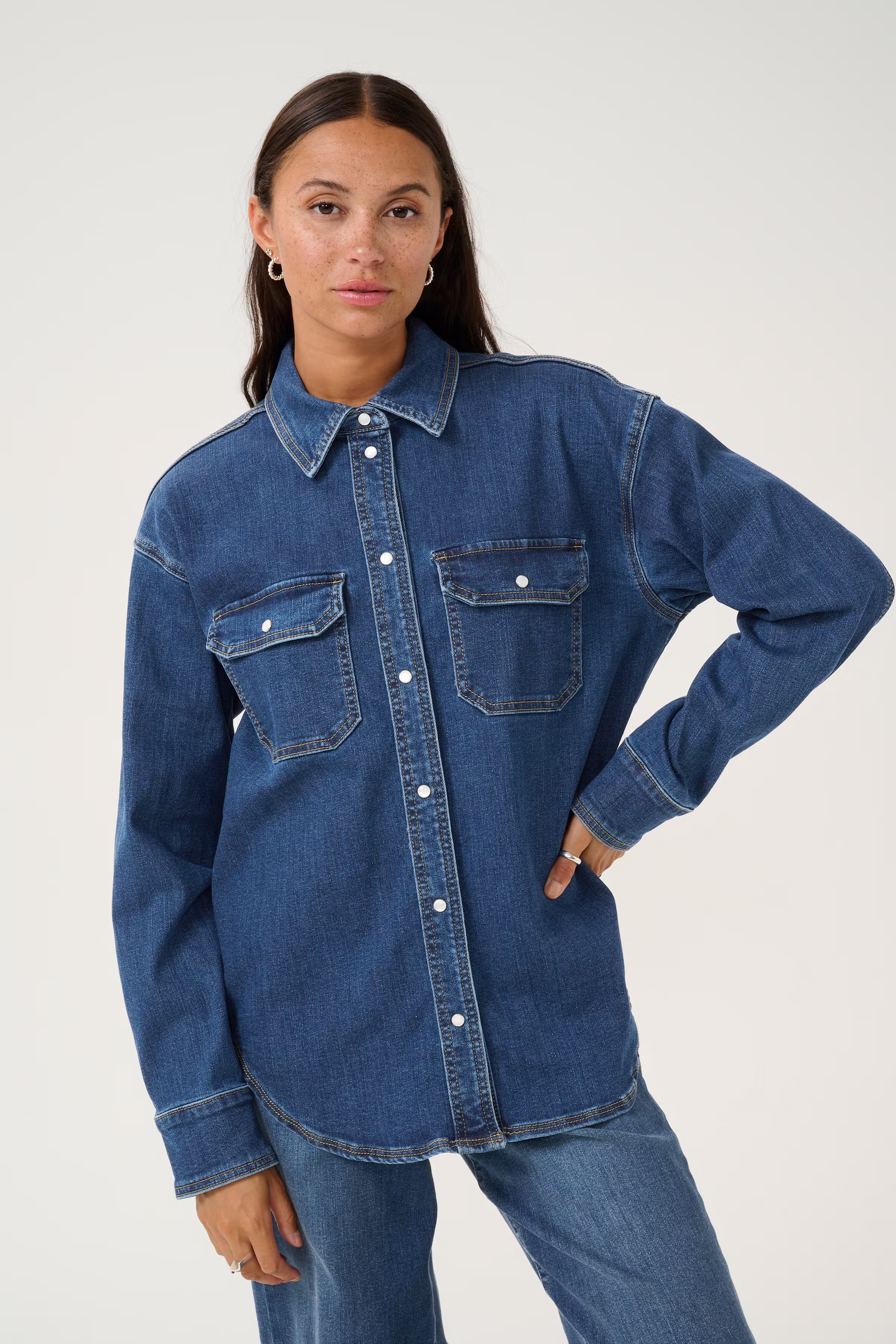 KAsinem Denimskjorta LOOKBOOK FRONT 10509787-102272
