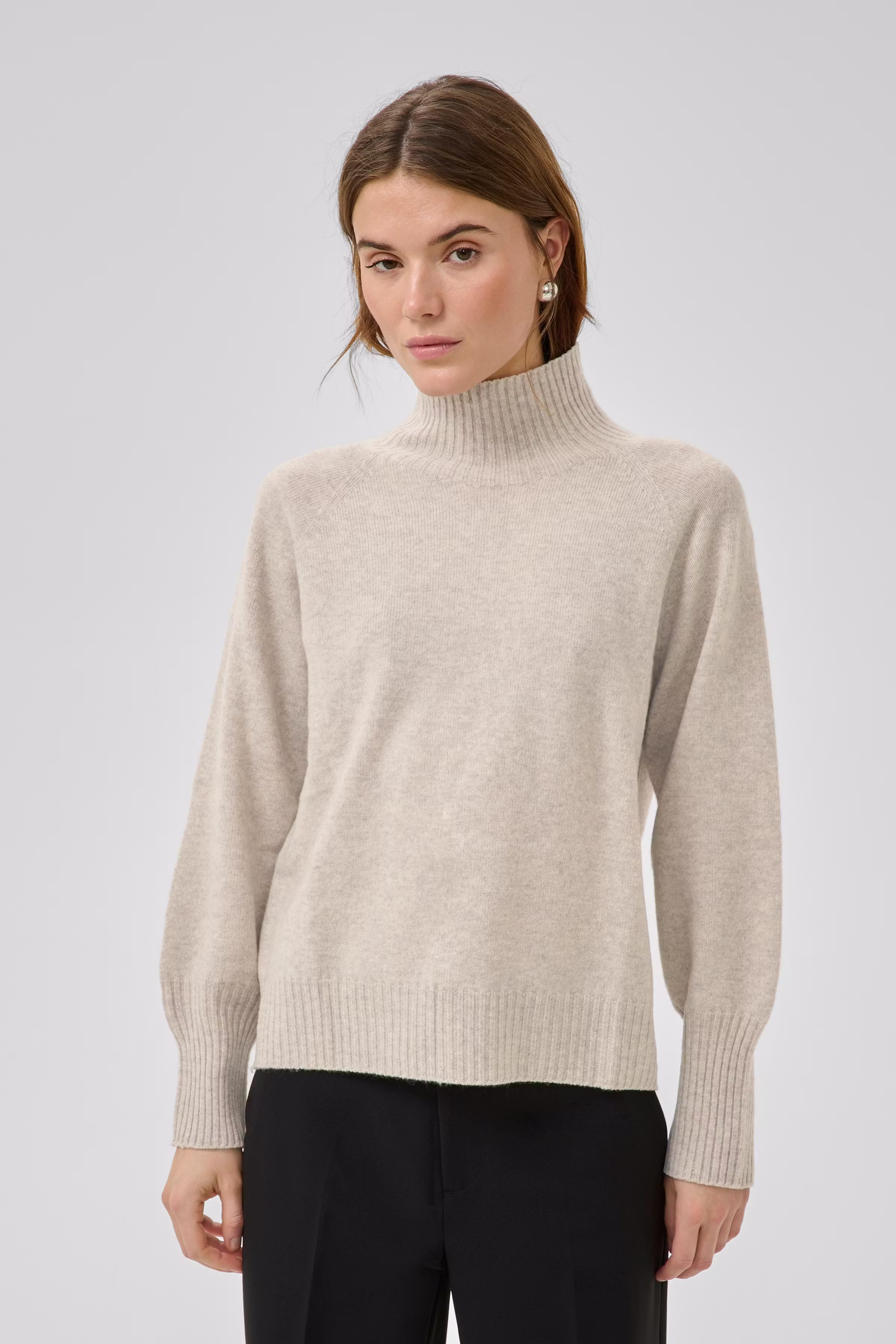 MWTracy High Neck pullover in 100% wool LOOKBOOK FRONT 10705356-100378