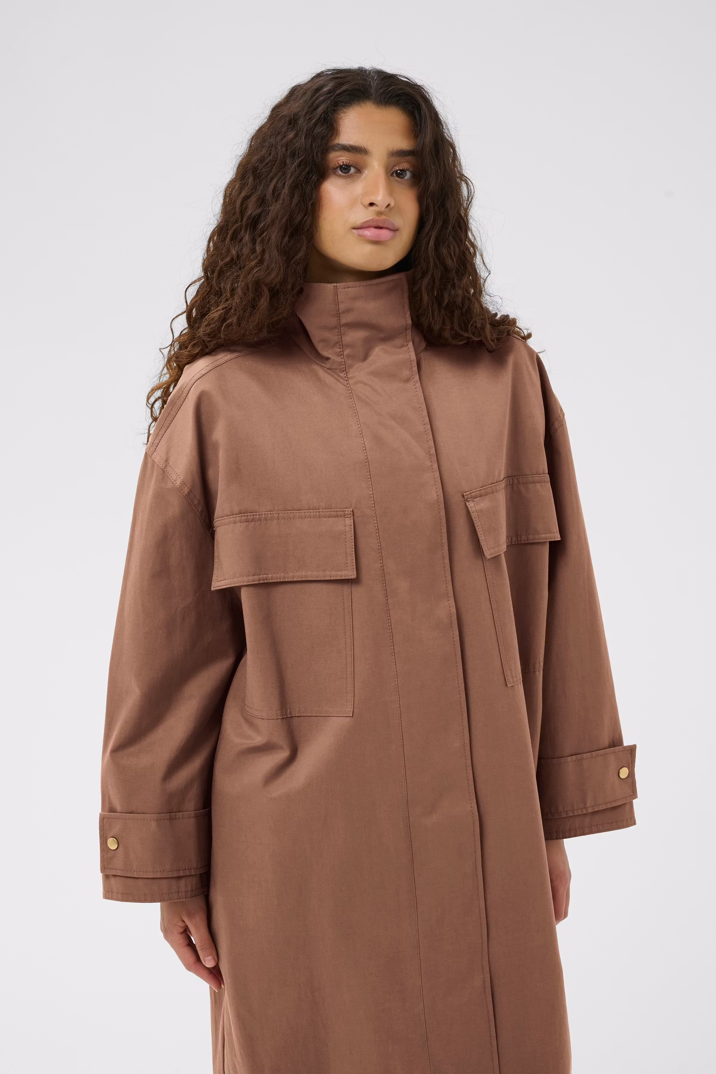 GRACELYNNIW Mantel LOOKBOOK FRONT 30112271-181314