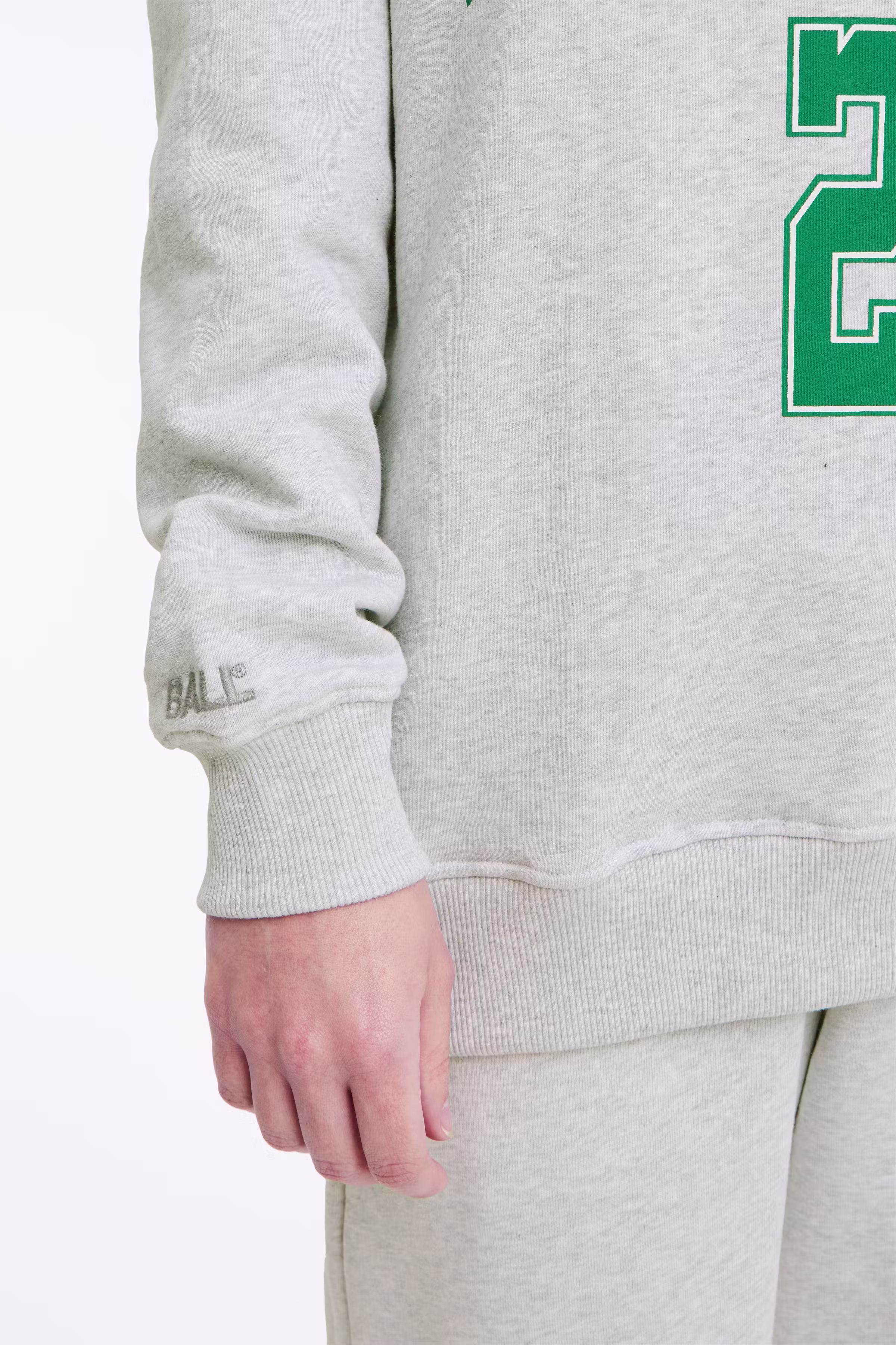 R. WILLS SWEATSHIRT LOOKBOOK DETAIL 50400072-1106011