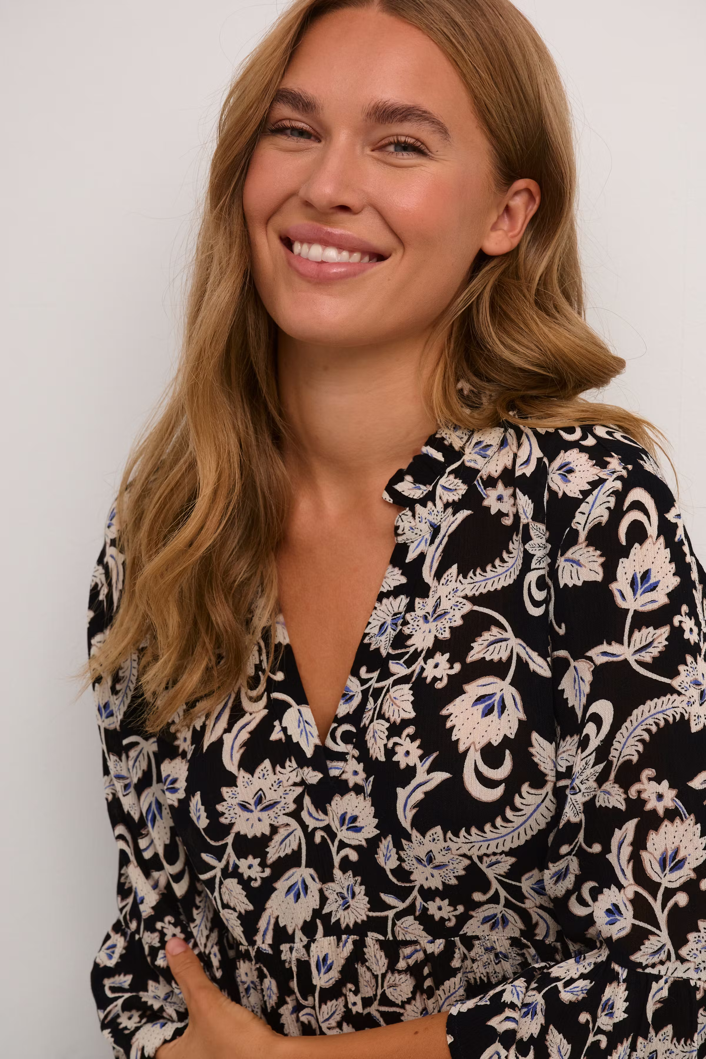 KAhera Dress LOOKBOOK DETAIL 10508259-105671