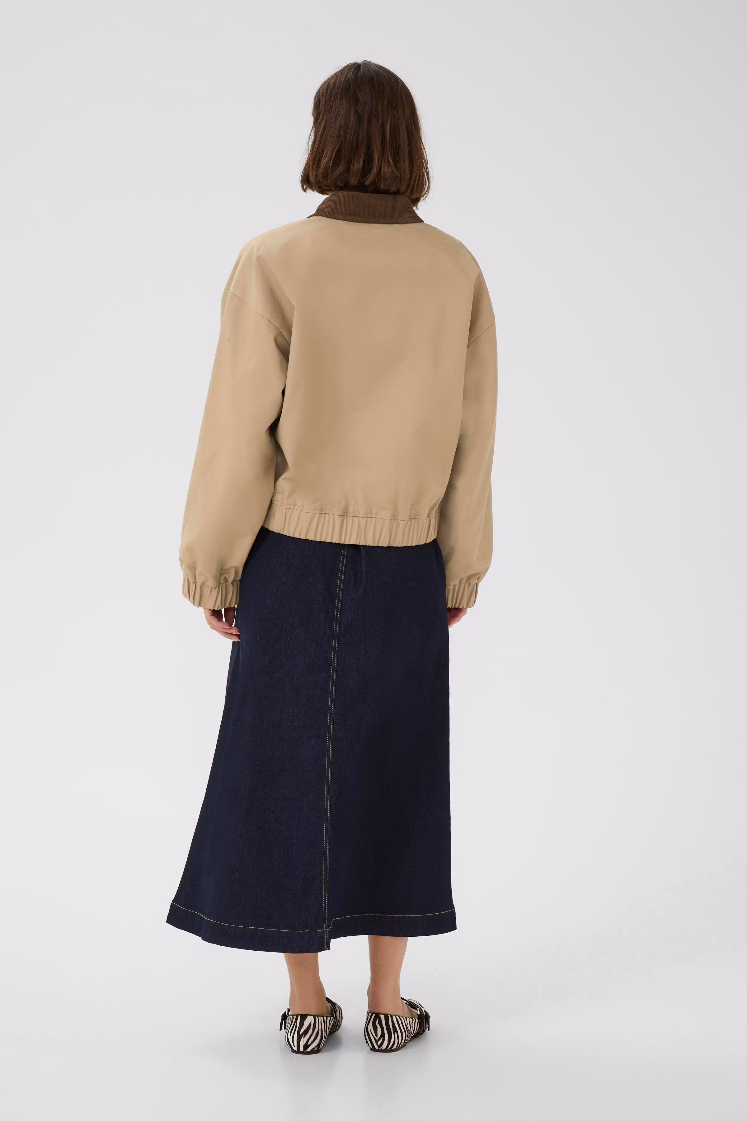 CUsasha Jacka med manchesterkrage LOOKBOOK BACK 50112575-171009