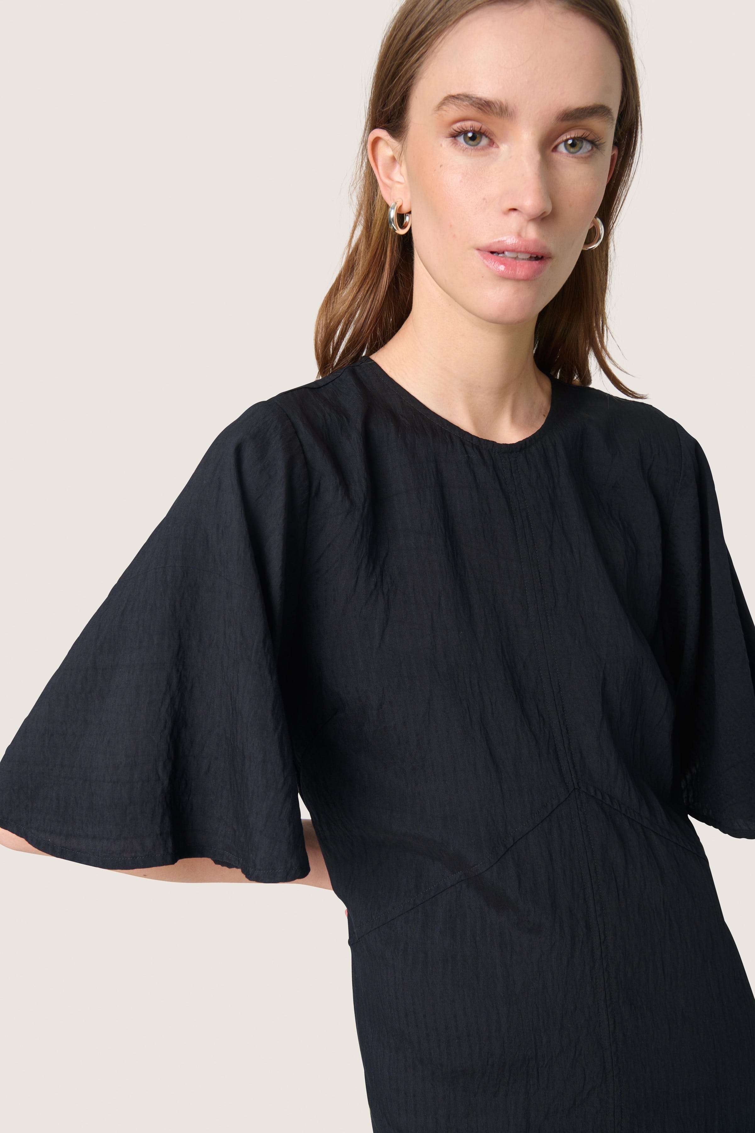 SLEmmy Dress LOOKBOOK DETAIL 30408432-194008