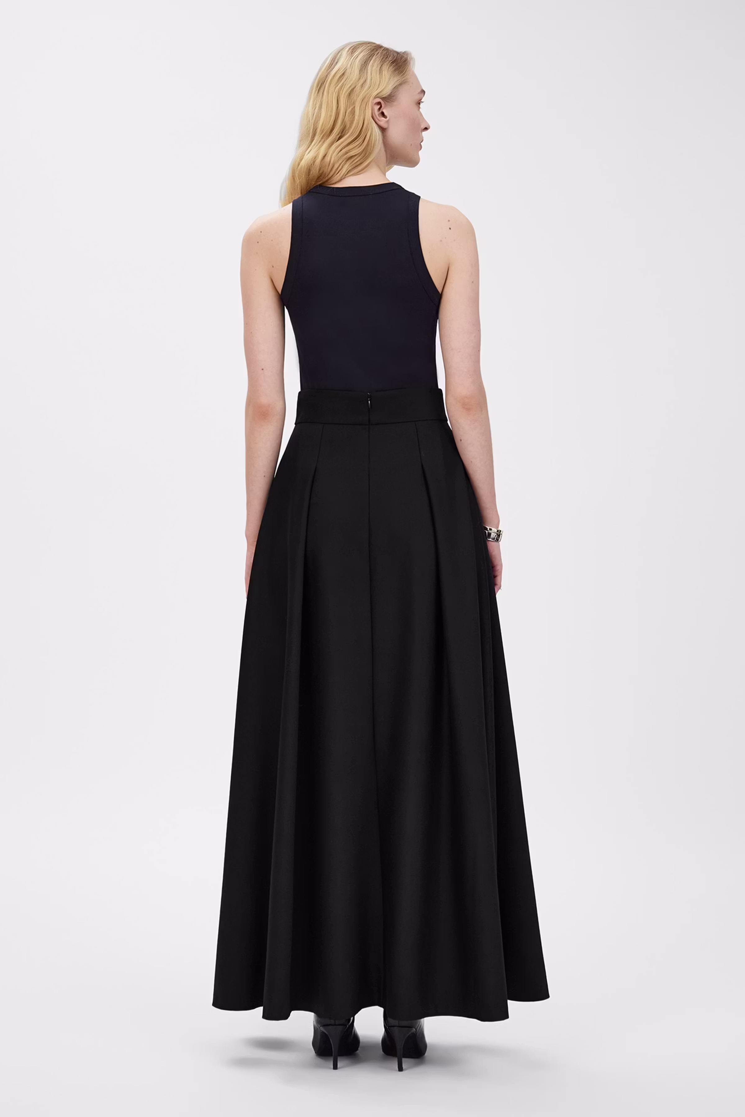 IO SUSANNA ROCK LOOKBOOK BACK 30600648-BK999