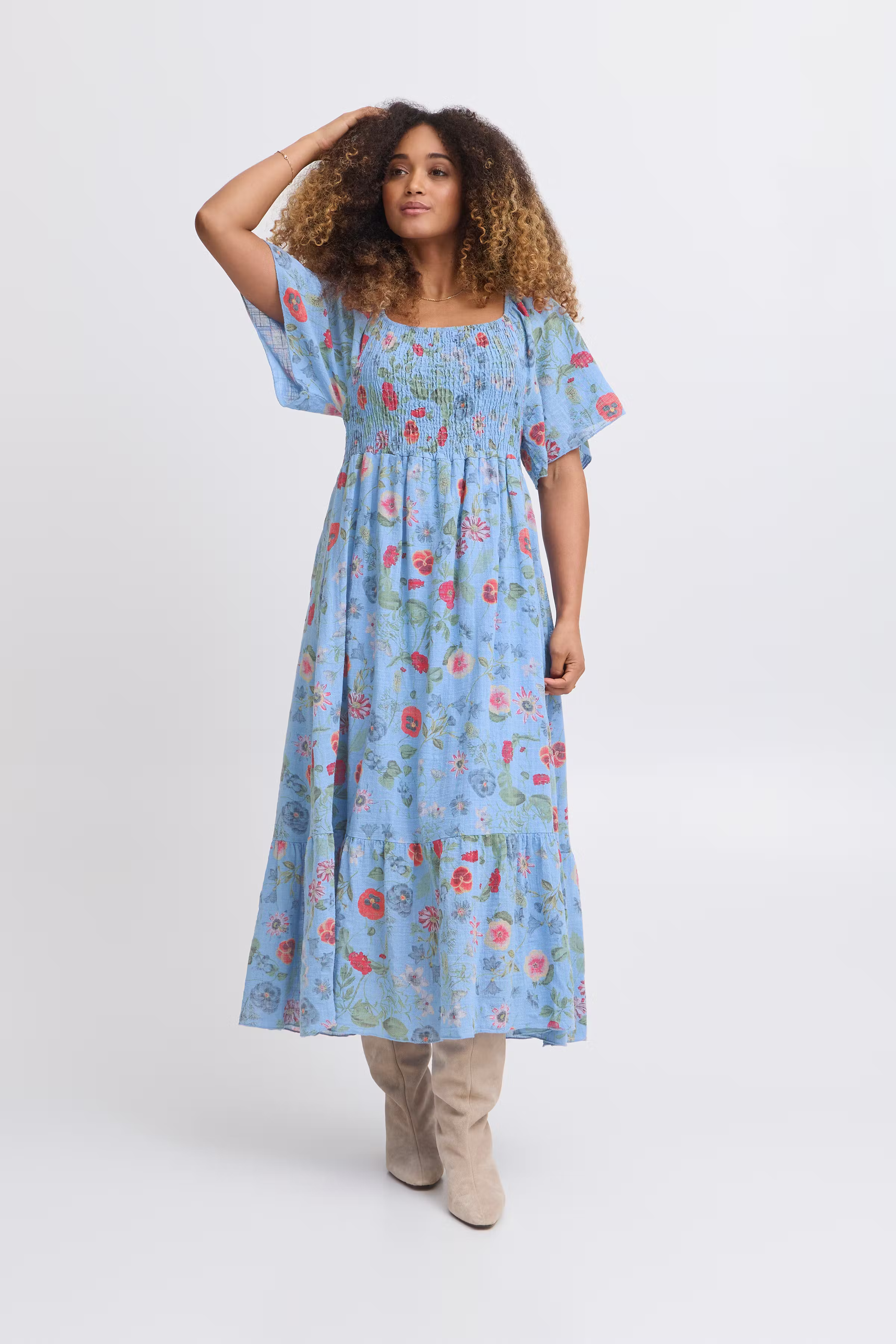 SBALEXA Kjole LOOKBOOK FRONT 22100924-174041