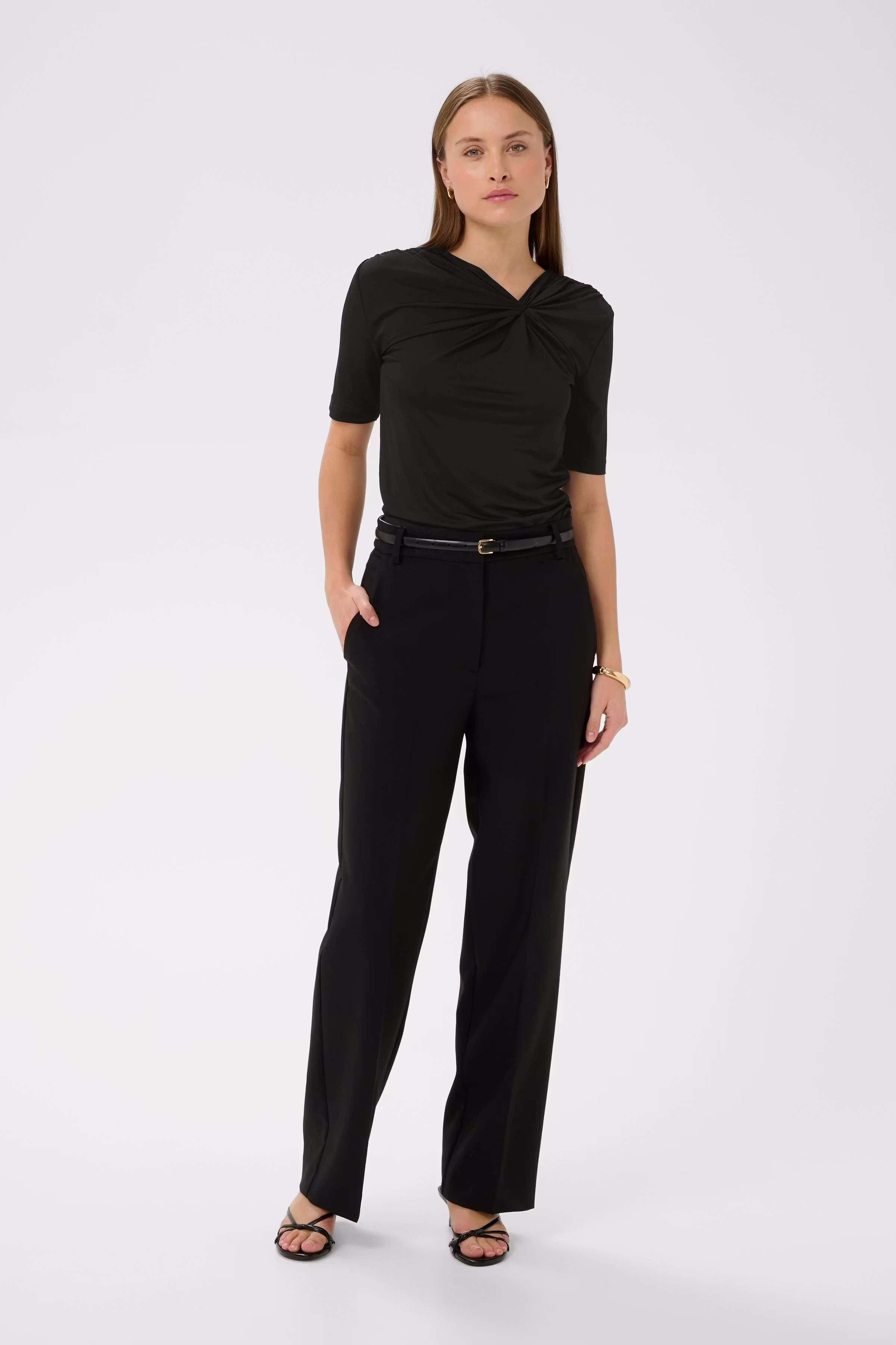 SLClara T-shirt LOOKBOOK FRONT 30409051-194008