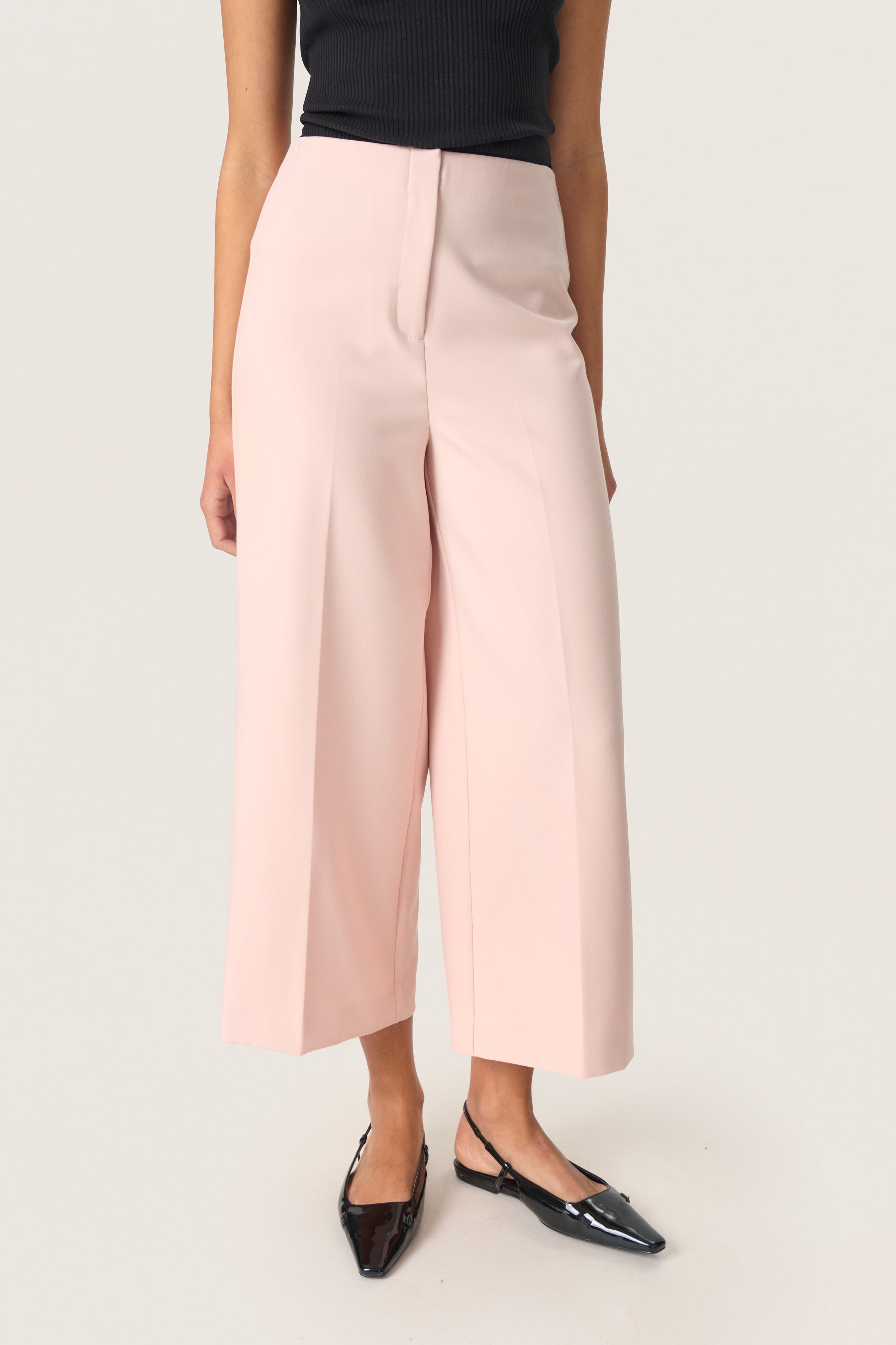 SLCorinne Cropped Trousers LOOKBOOK FRONT 30407013-141309