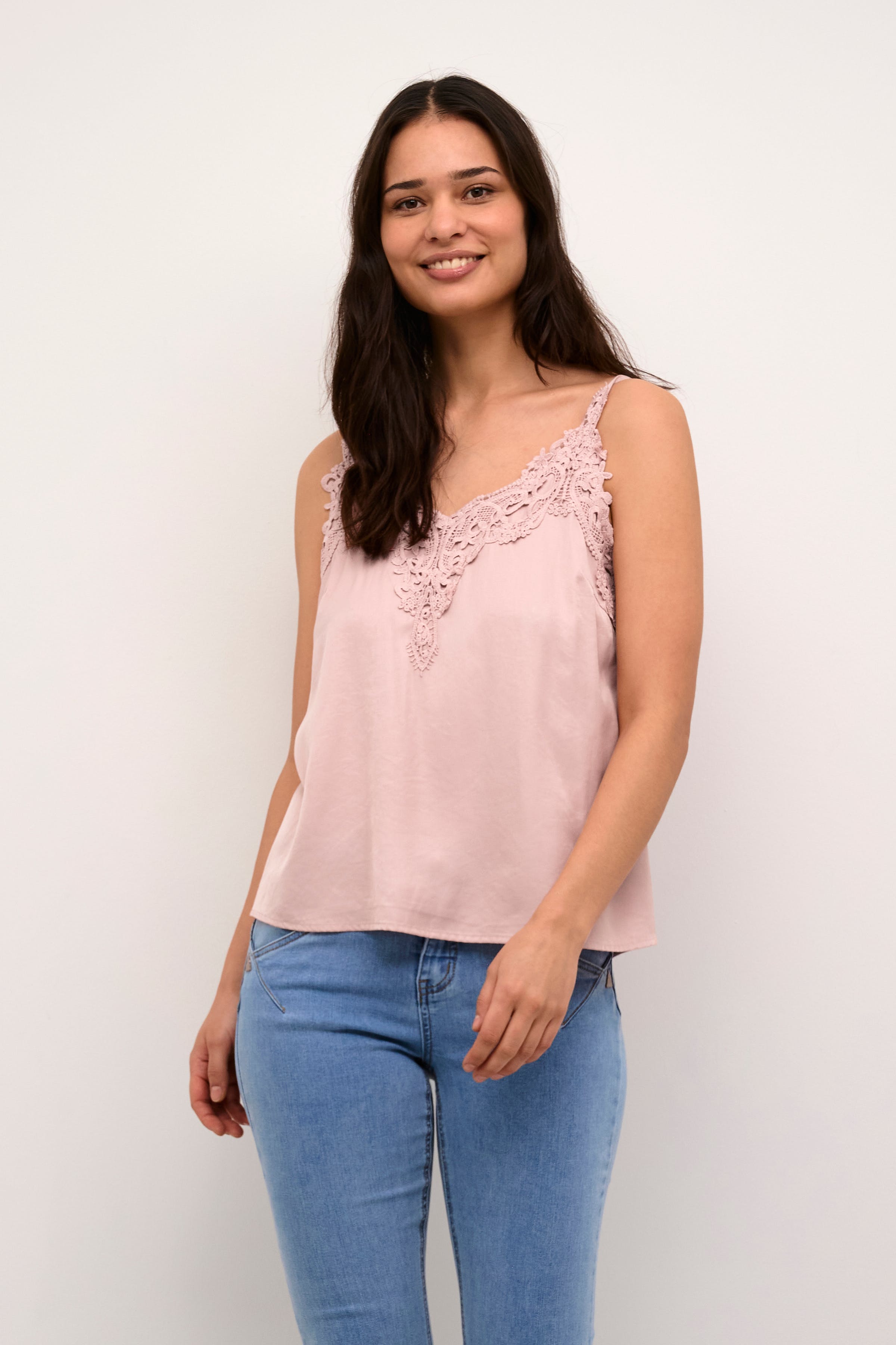 CRAnna Top LOOKBOOK FRONT 10611224-151512