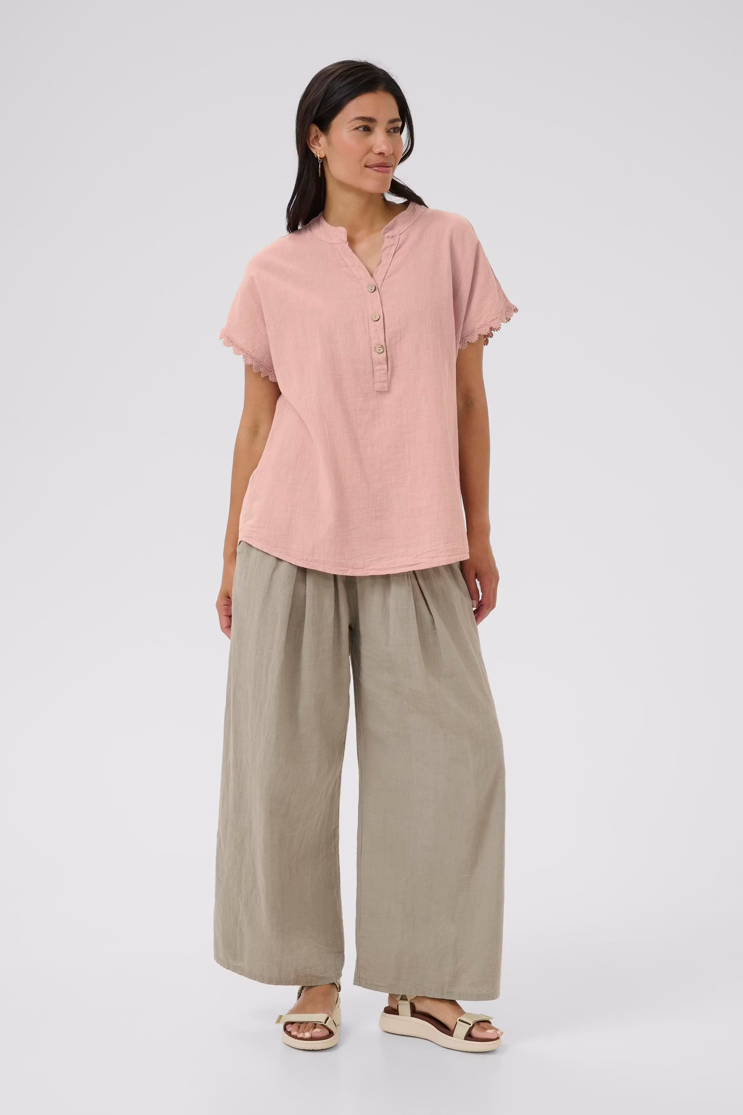 BPkida Blouse LOOKBOOK FRONT 40103542-400760