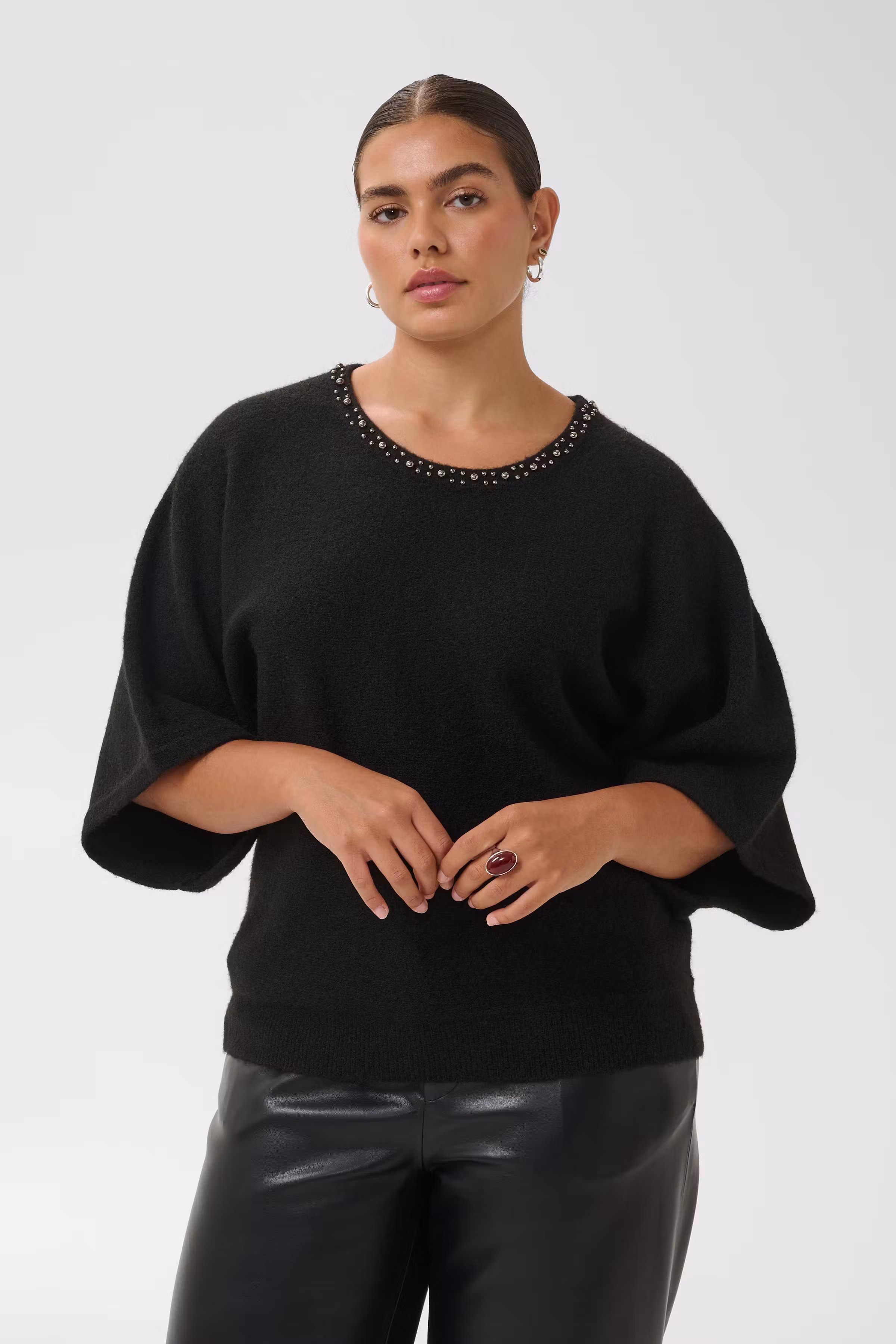 KCbettie Pullover LOOKBOOK FRONT 10584609-100121