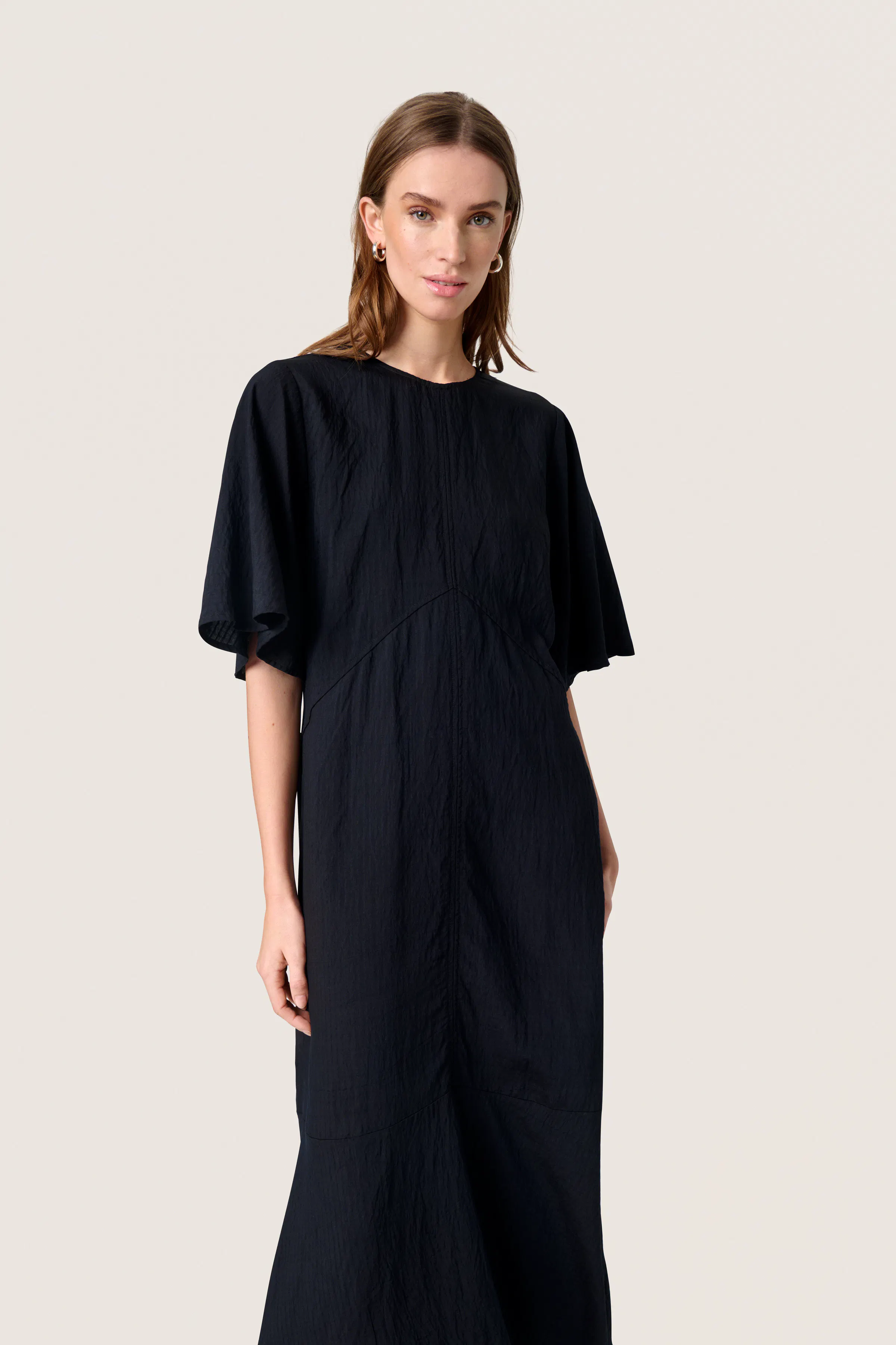 SLEmmy Dress LOOKBOOK FRONT 30408432-194008
