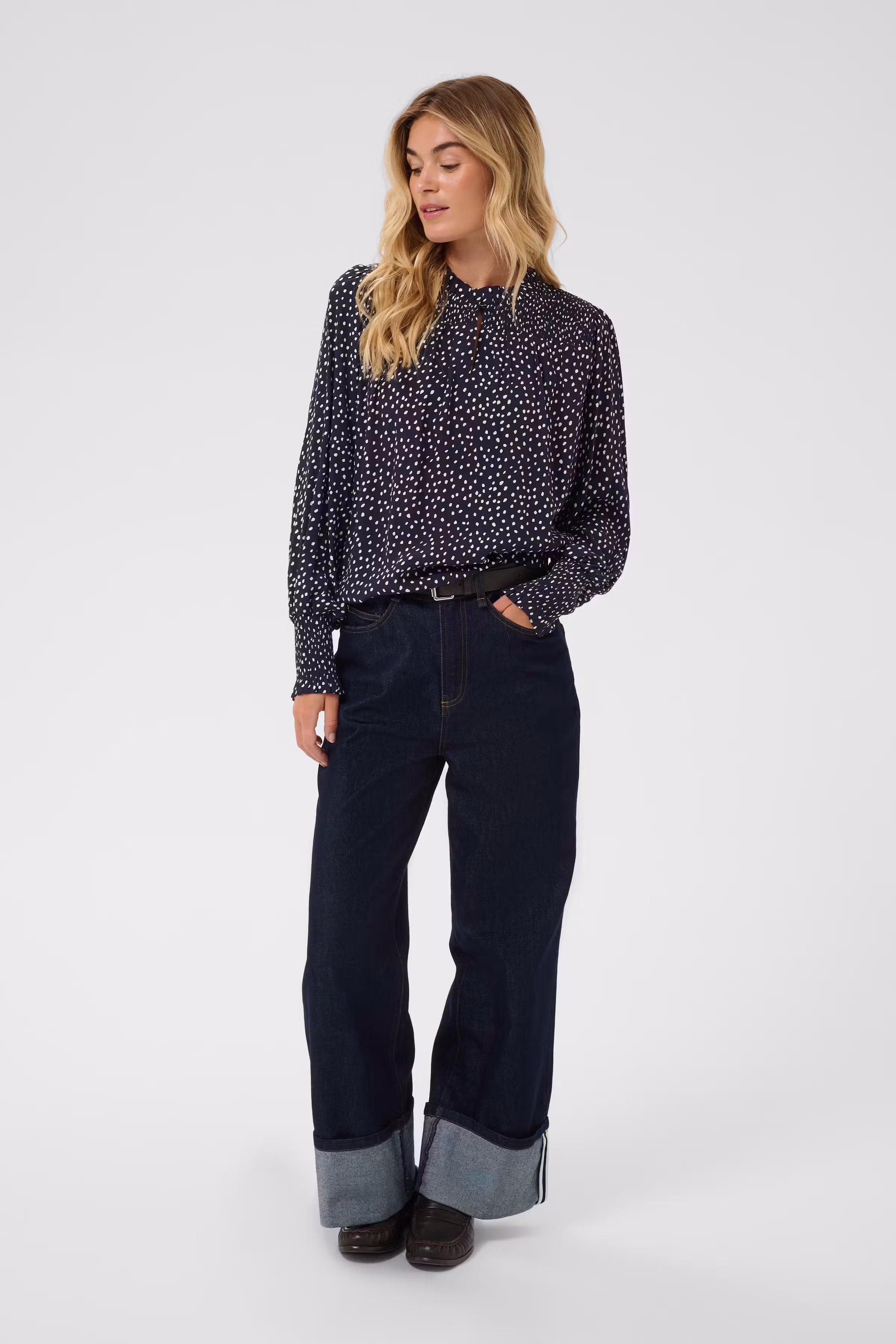 MalikaSZ Blus LOOKBOOK FRONT 30514405-305506