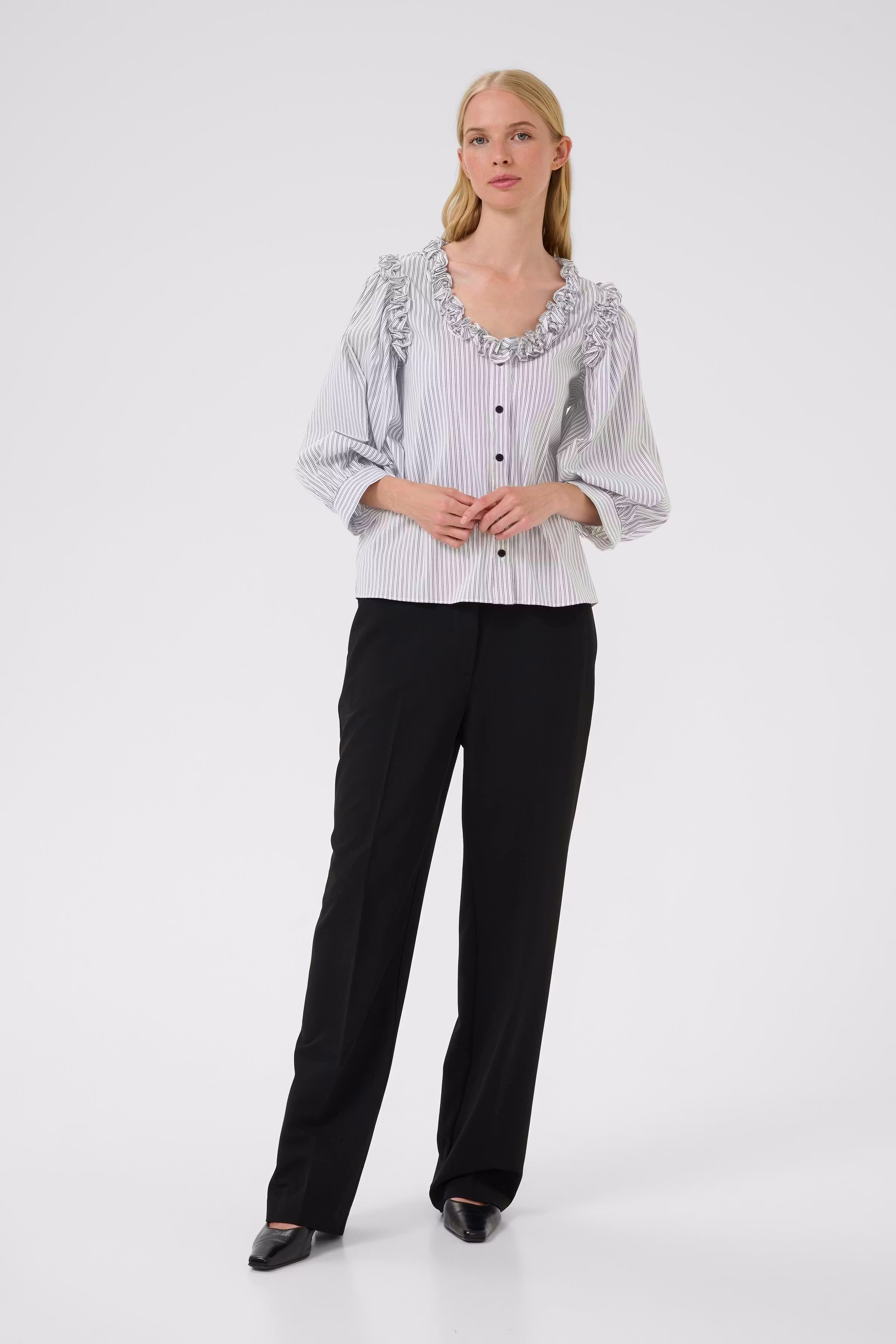 KBBeatrice Blouse LOOKBOOK FRONT 10105647-108463