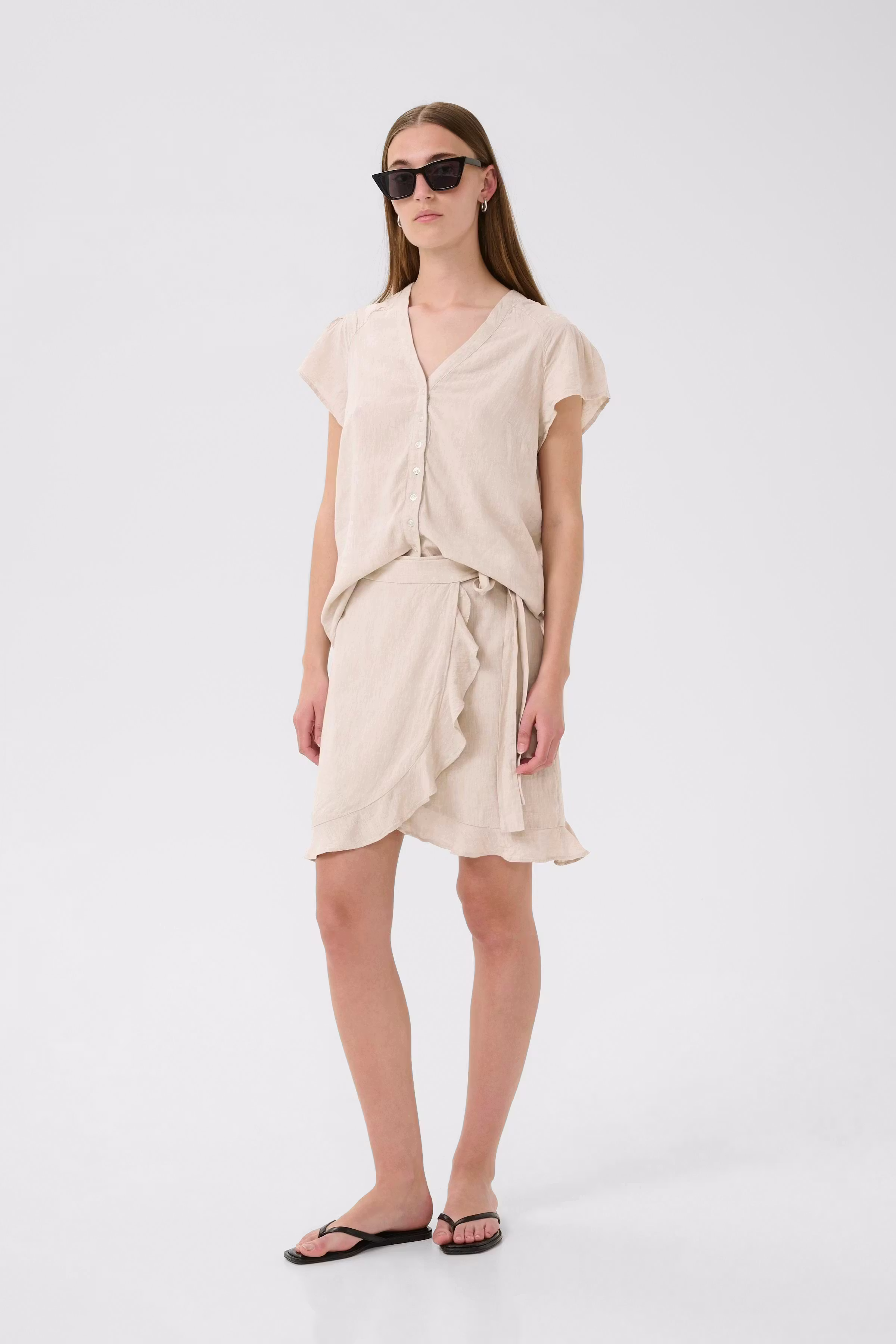 FaridaIW Linne Top LOOKBOOK FRONT 30110435-1304031