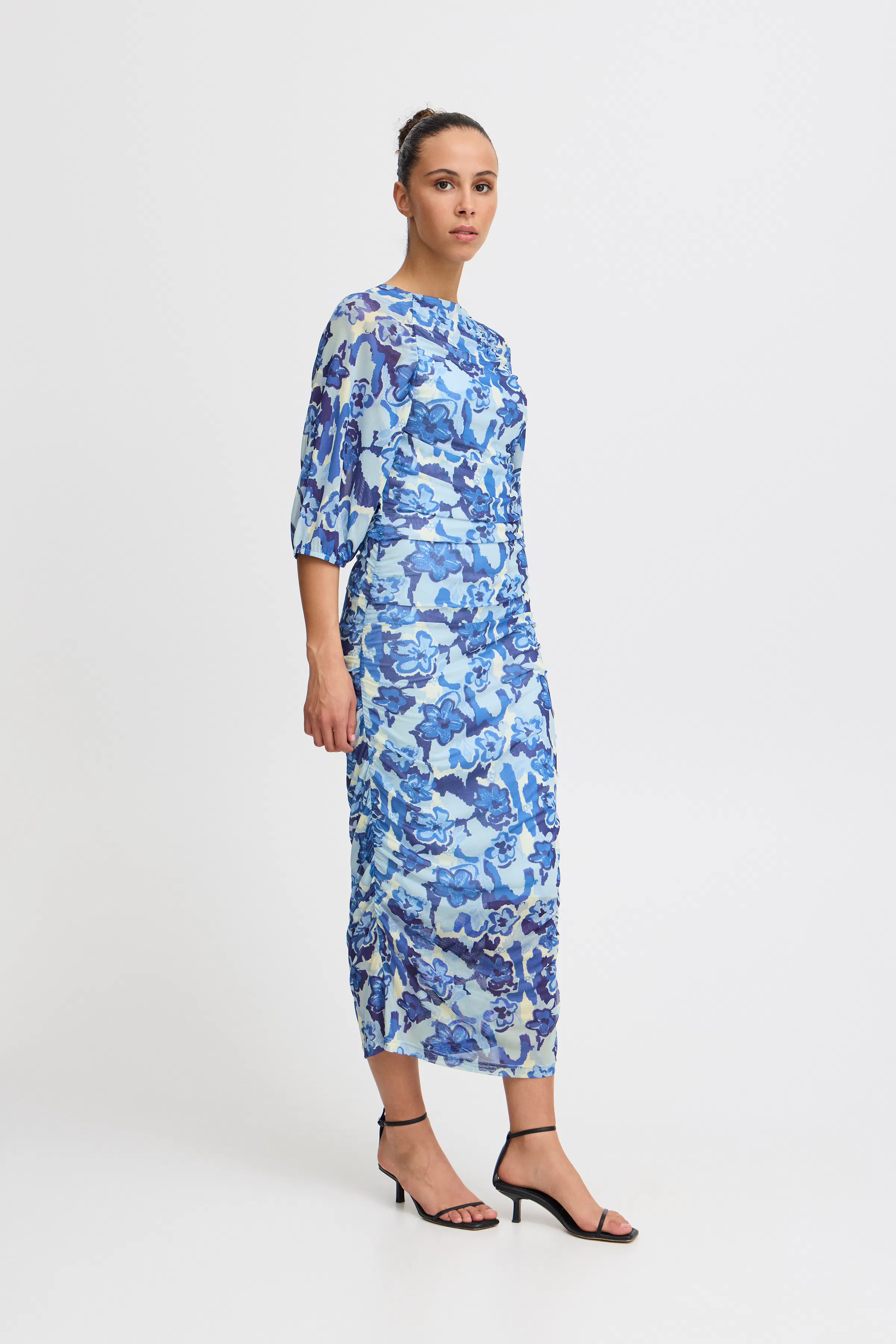 IHODESSY Kleid LOOKBOOK FRONT 20121907-203771