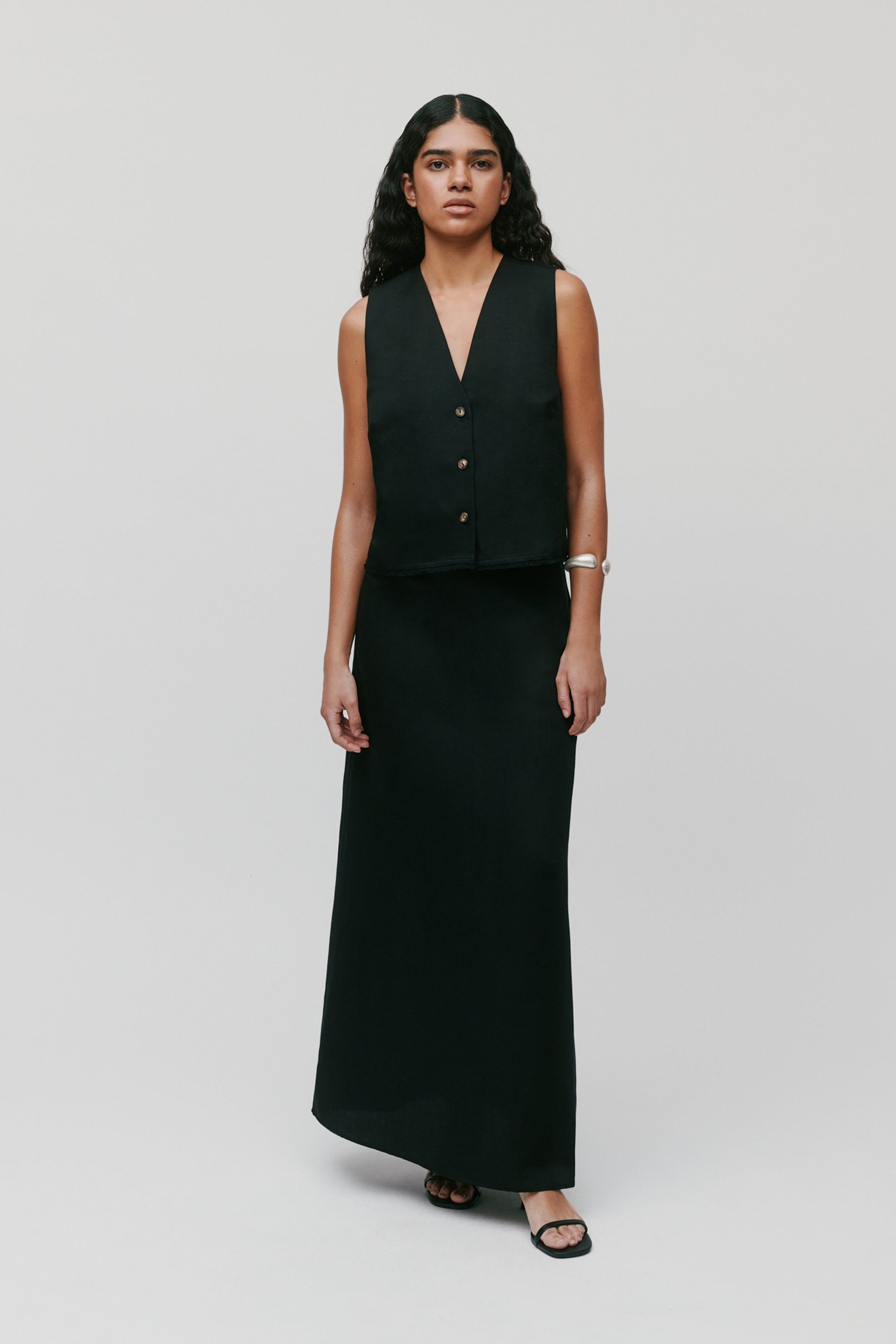 SAMANTHA Skirt LOOKBOOK FRONT 30600530-BK999