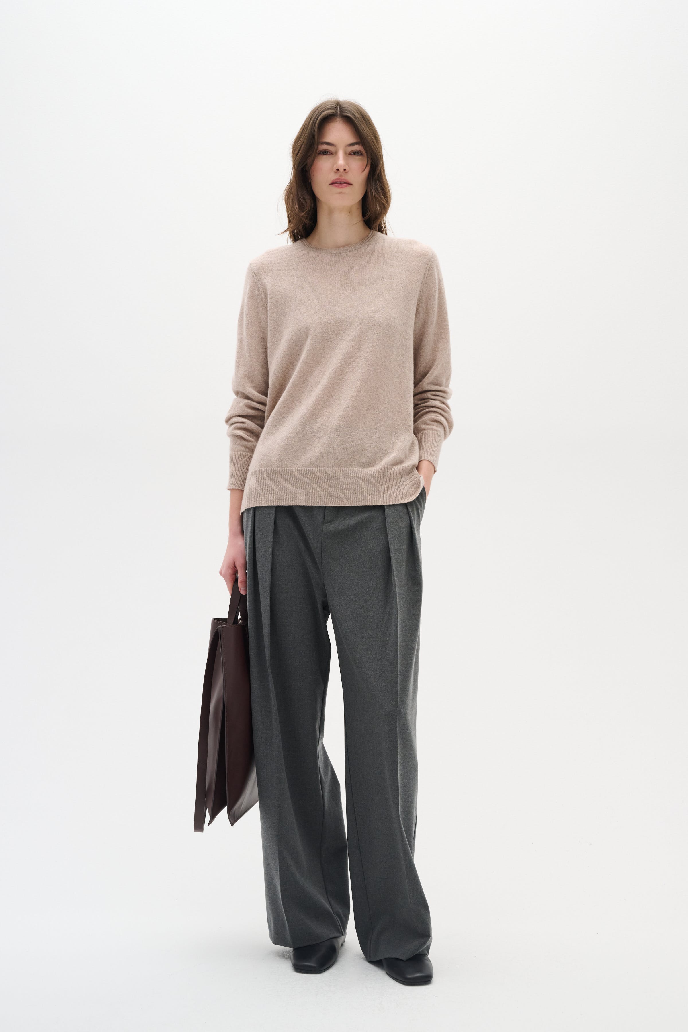 LukkaIW Crew-neck Kasjmier Pullover LOOKBOOK FRONT 30107629-10110