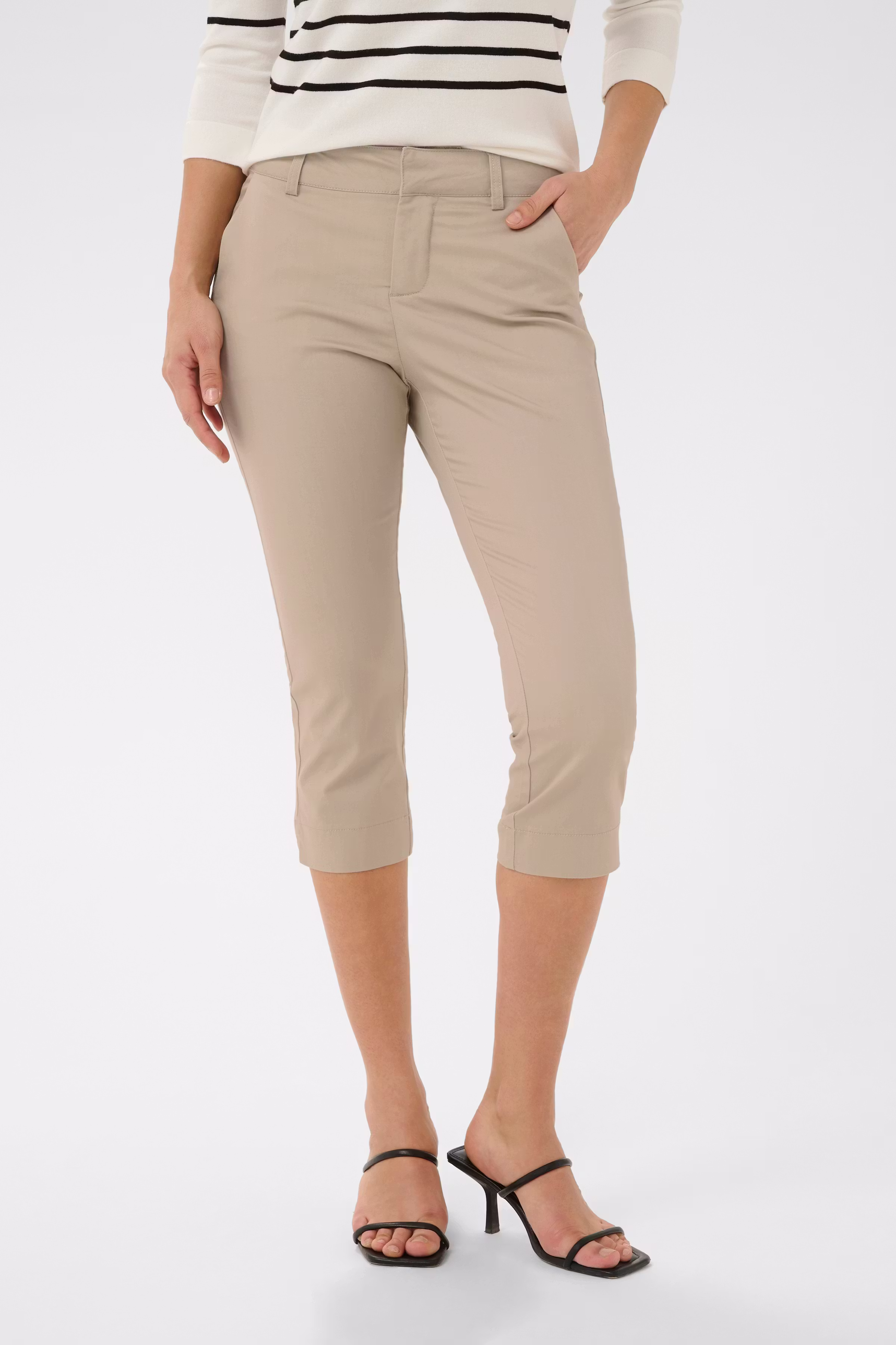 KAlea Capri Trousers LOOKBOOK FRONT 10506815-151305
