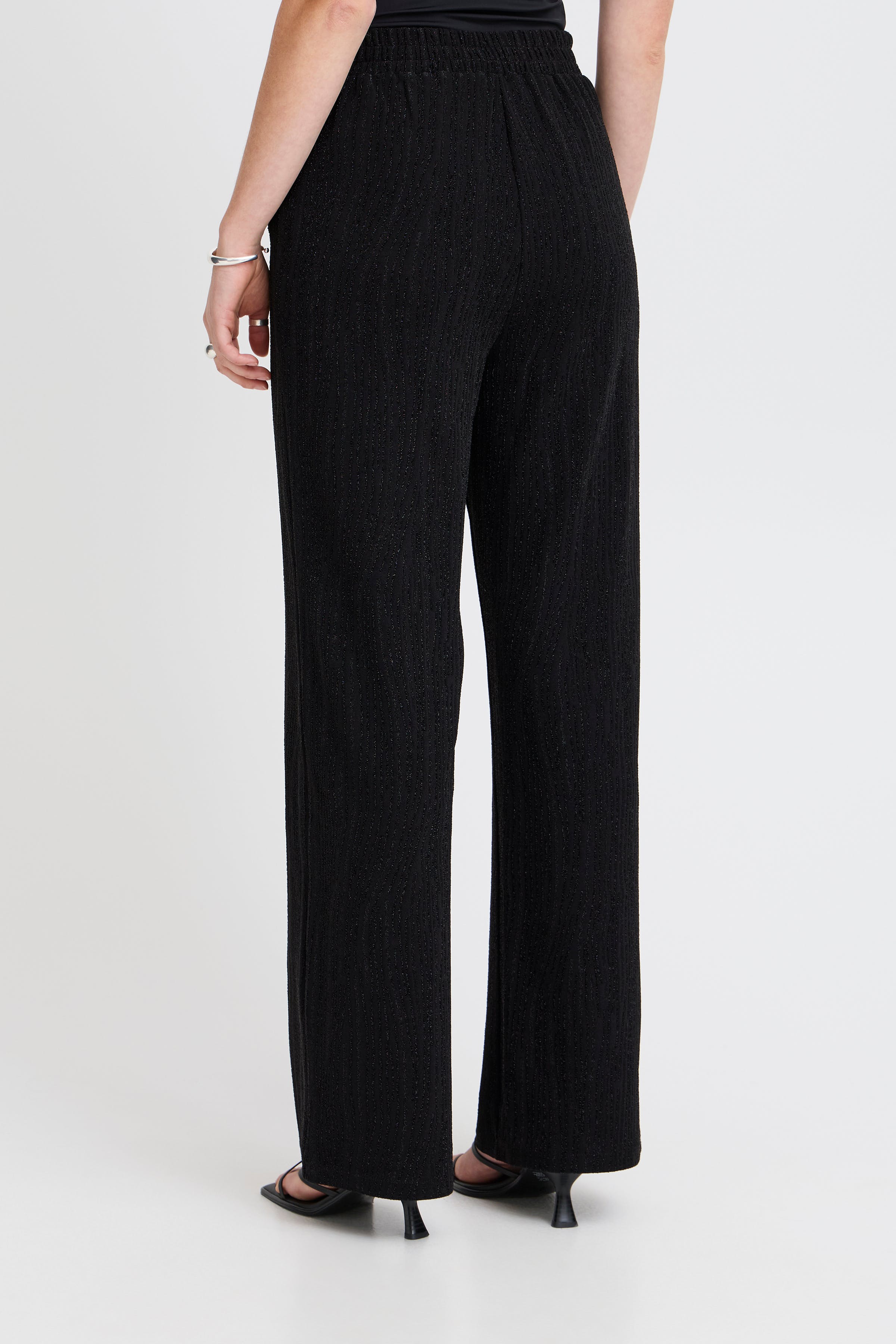 IHNAREEN Byxor LOOKBOOK BACK 20122232-194008