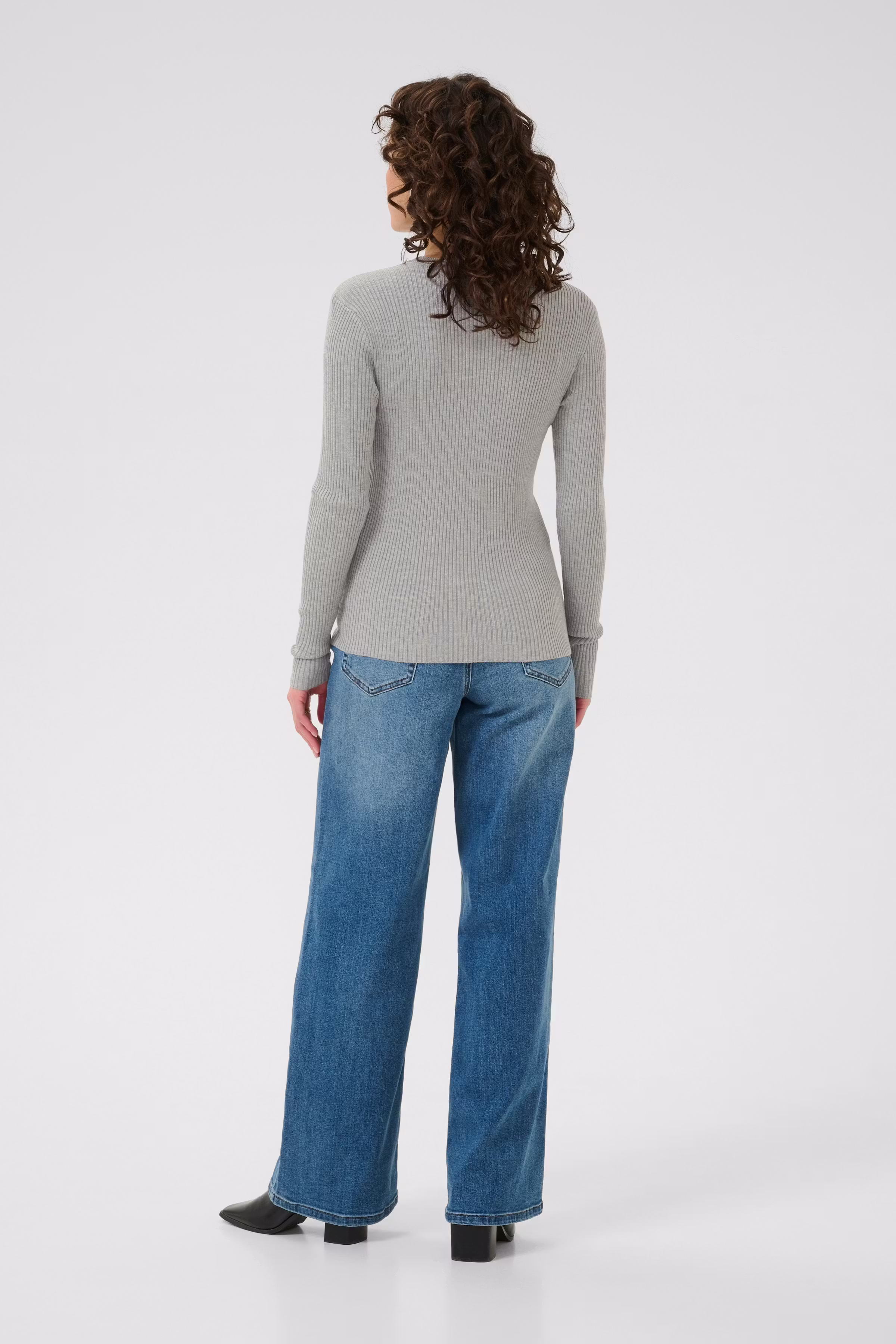 KAomi Pullover LOOKBOOK BACK 10510601-100123