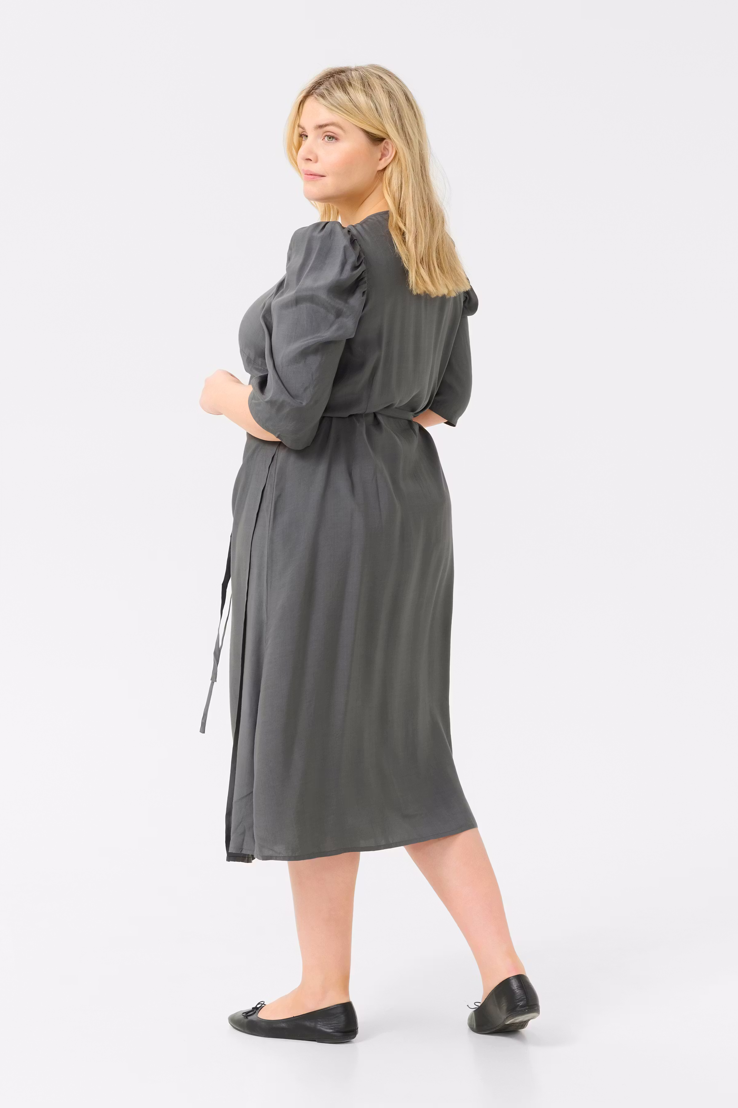 KCmiri Robe LOOKBOOK BACK 10583179-190205