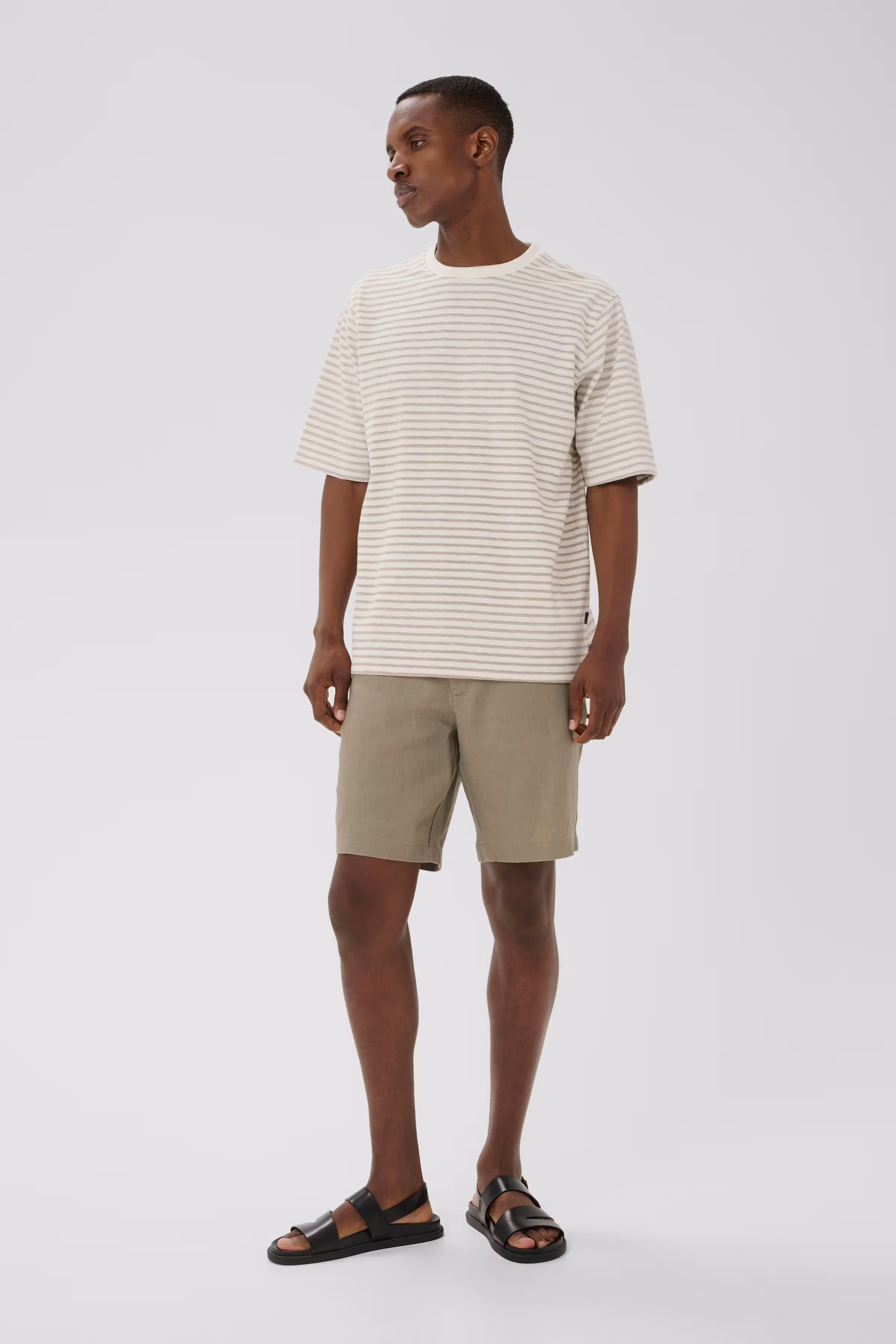 MAharlow Shorts LOOKBOOK FRONT 30209072-171108