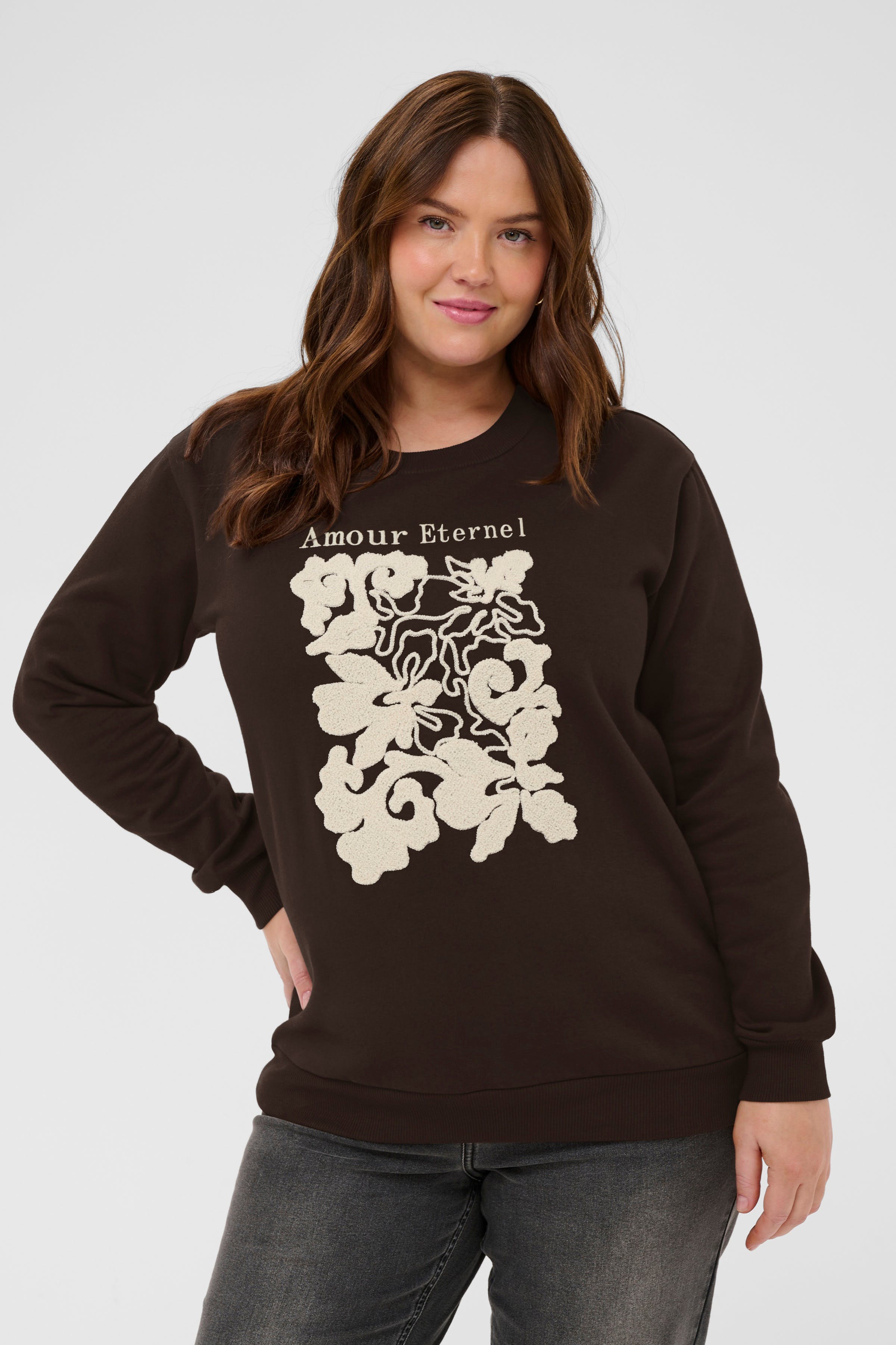 KCroselda Sweatshirt LOOKBOOK FRONT 10584291-190915