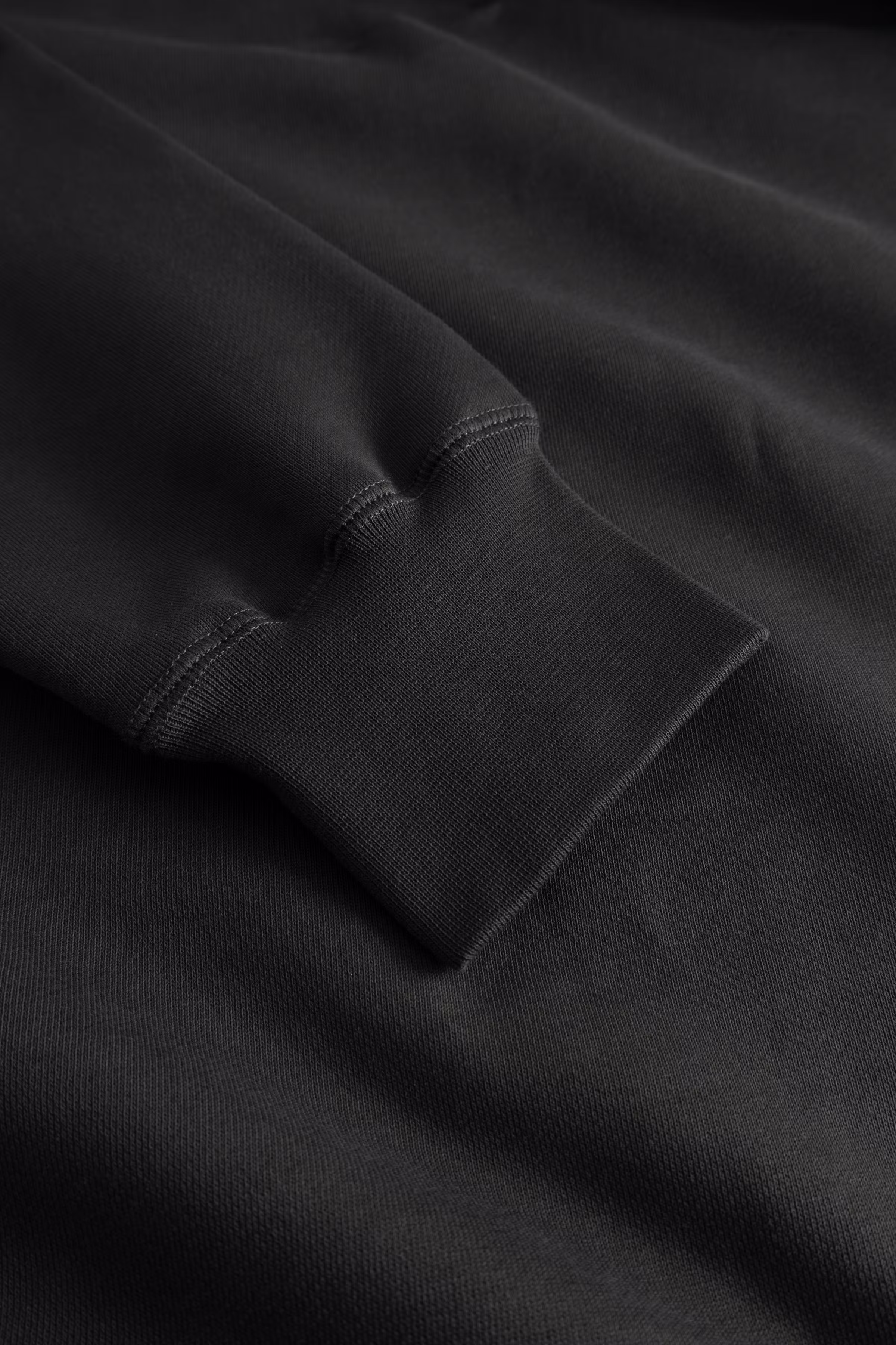 WWFred Arch Sweatshirt PACK DETAIL 30251372-191102