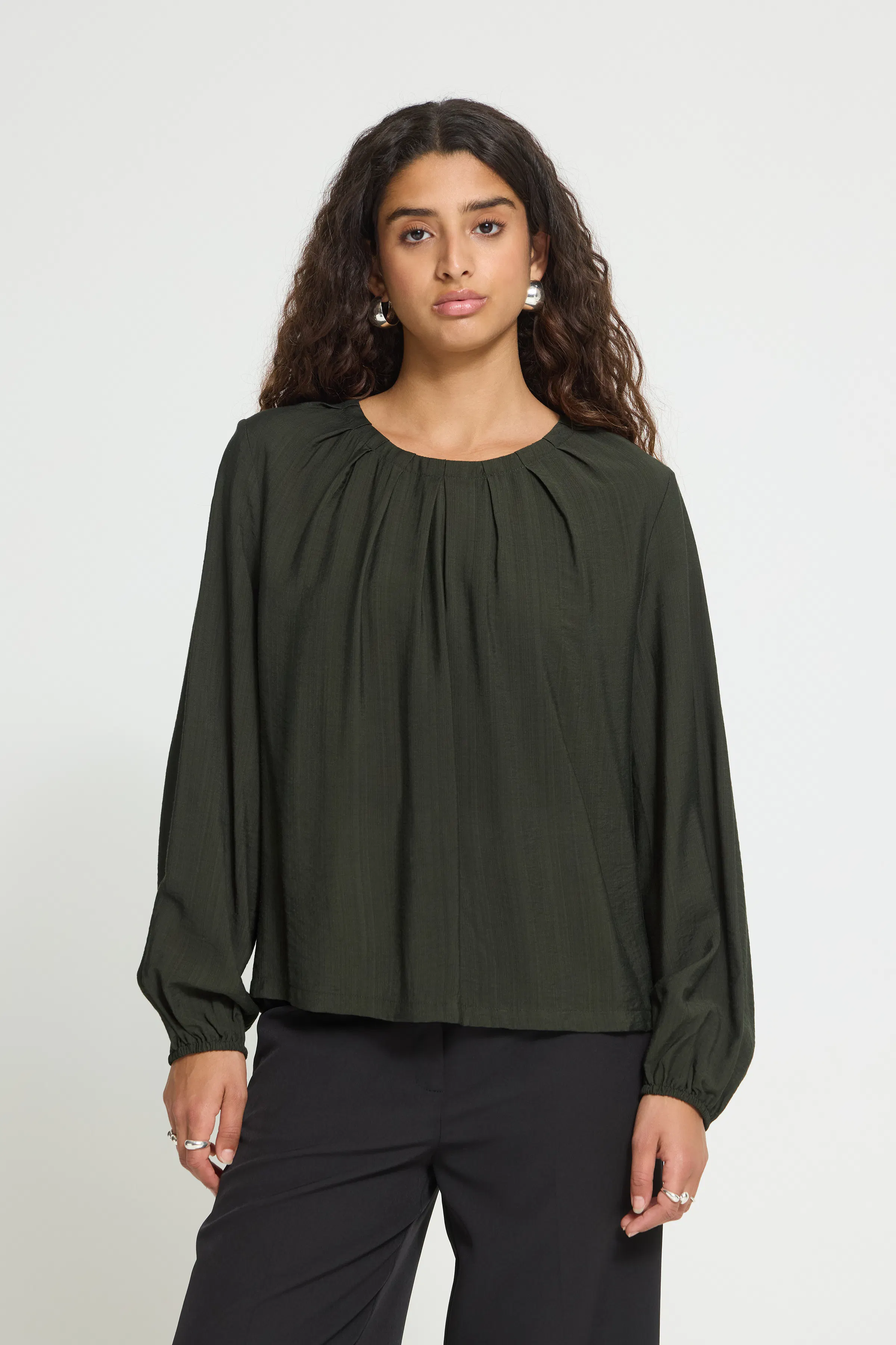 IHIMELDA Bluse LOOKBOOK FRONT 20126767-190509