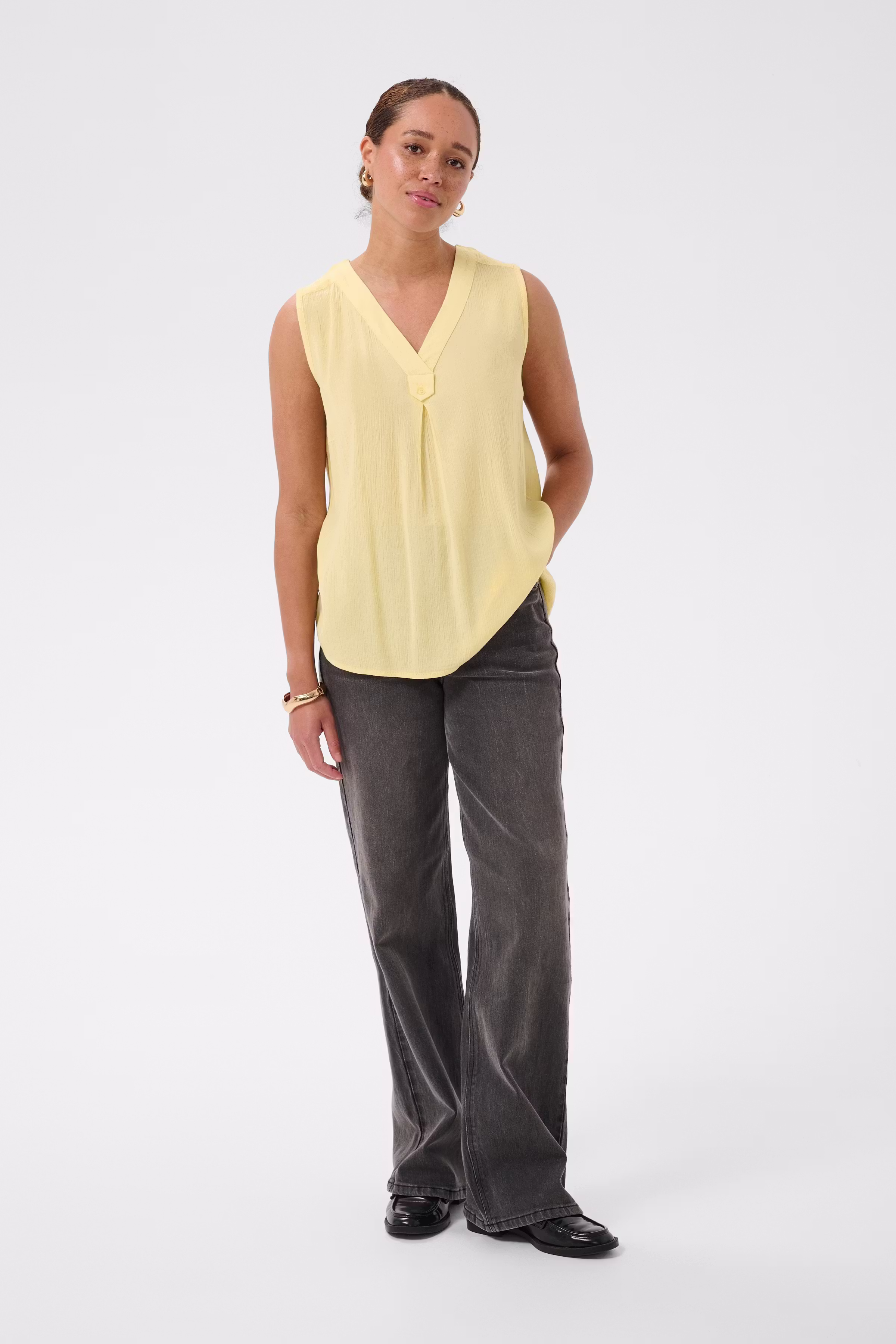 KAciara Blouse LOOKBOOK FRONT 10510785-130822