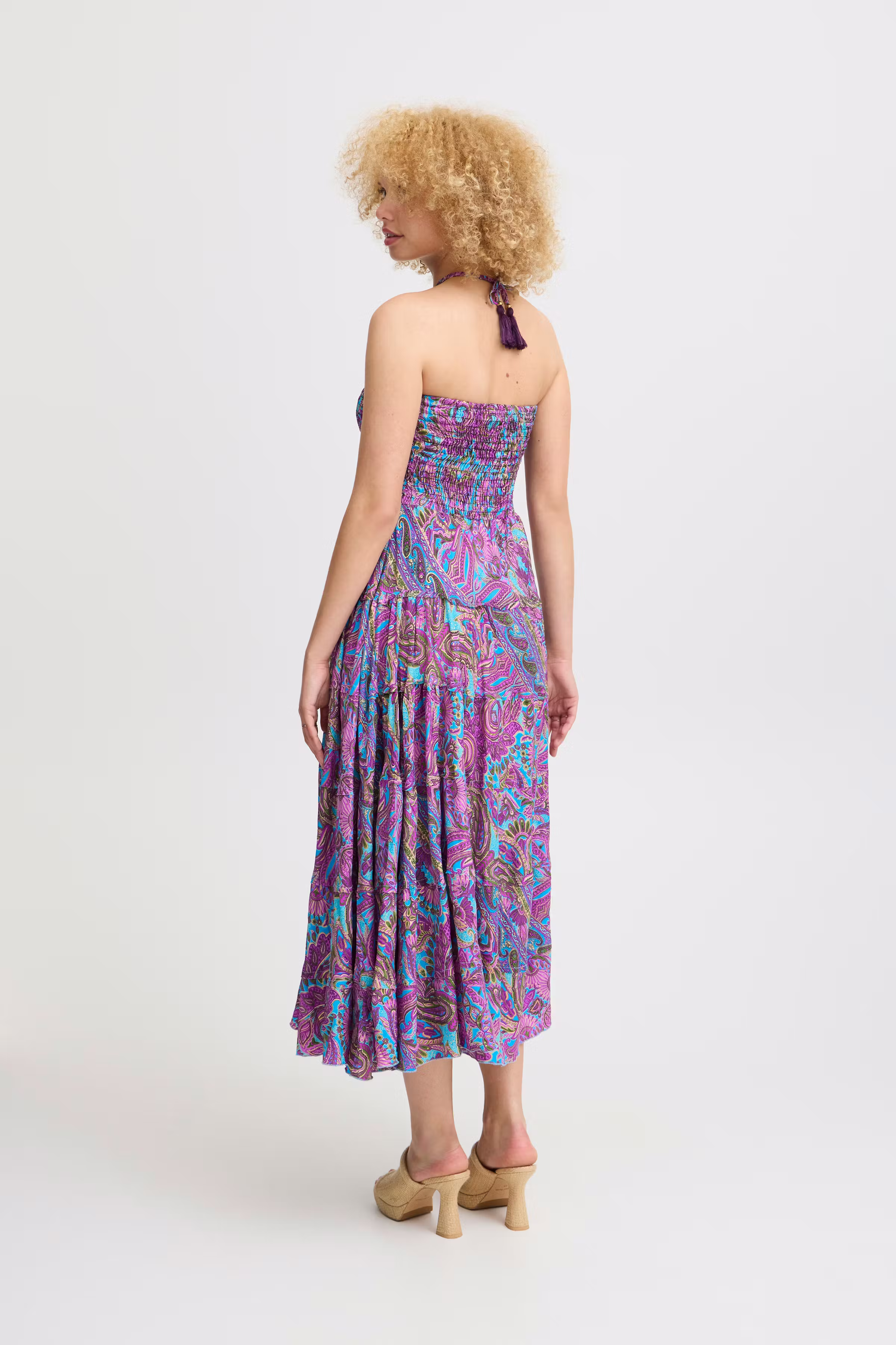 SBKAMILA Kjole LOOKBOOK BACK 22100677-182436