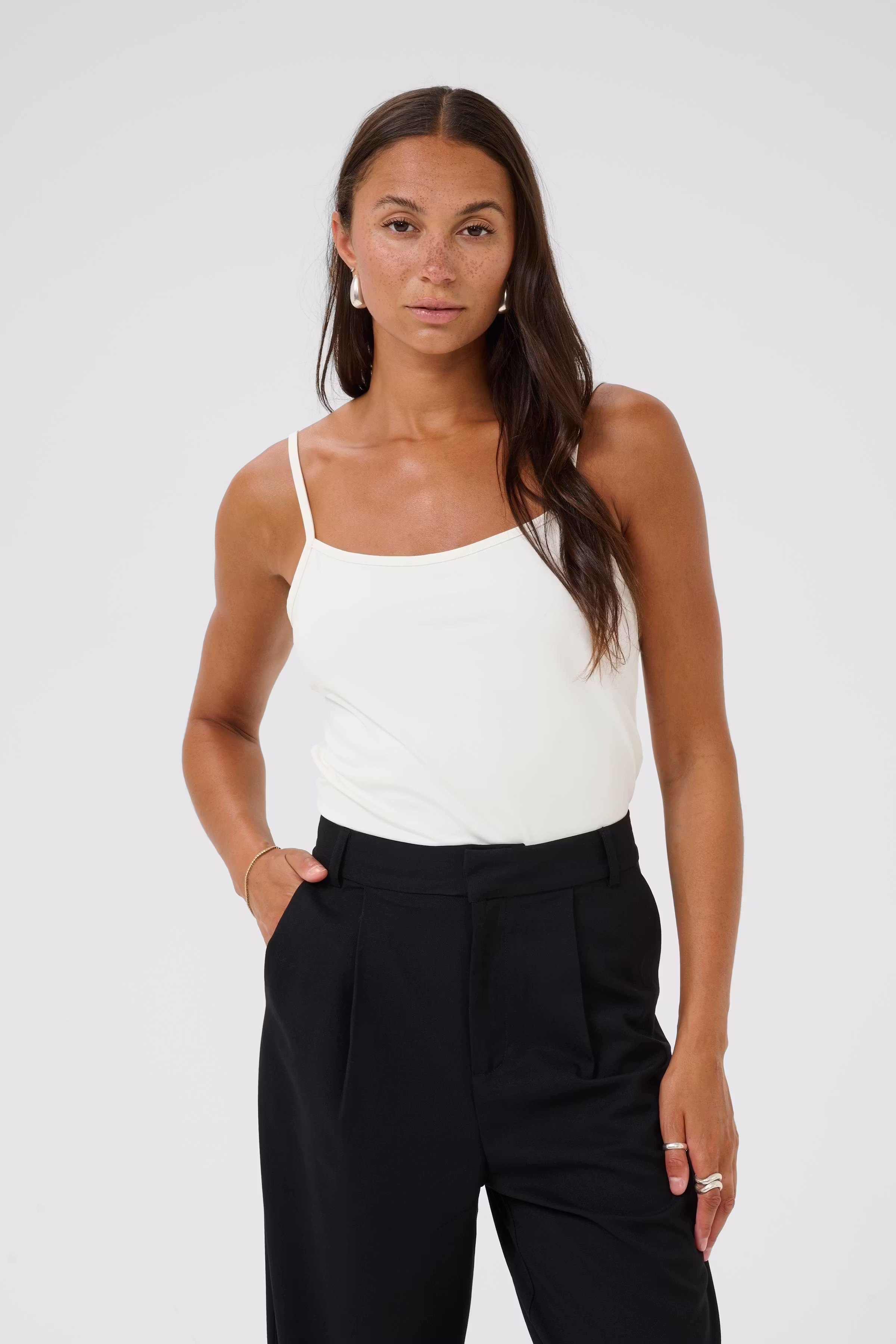 KAarina Top LOOKBOOK FRONT 10510735-110602