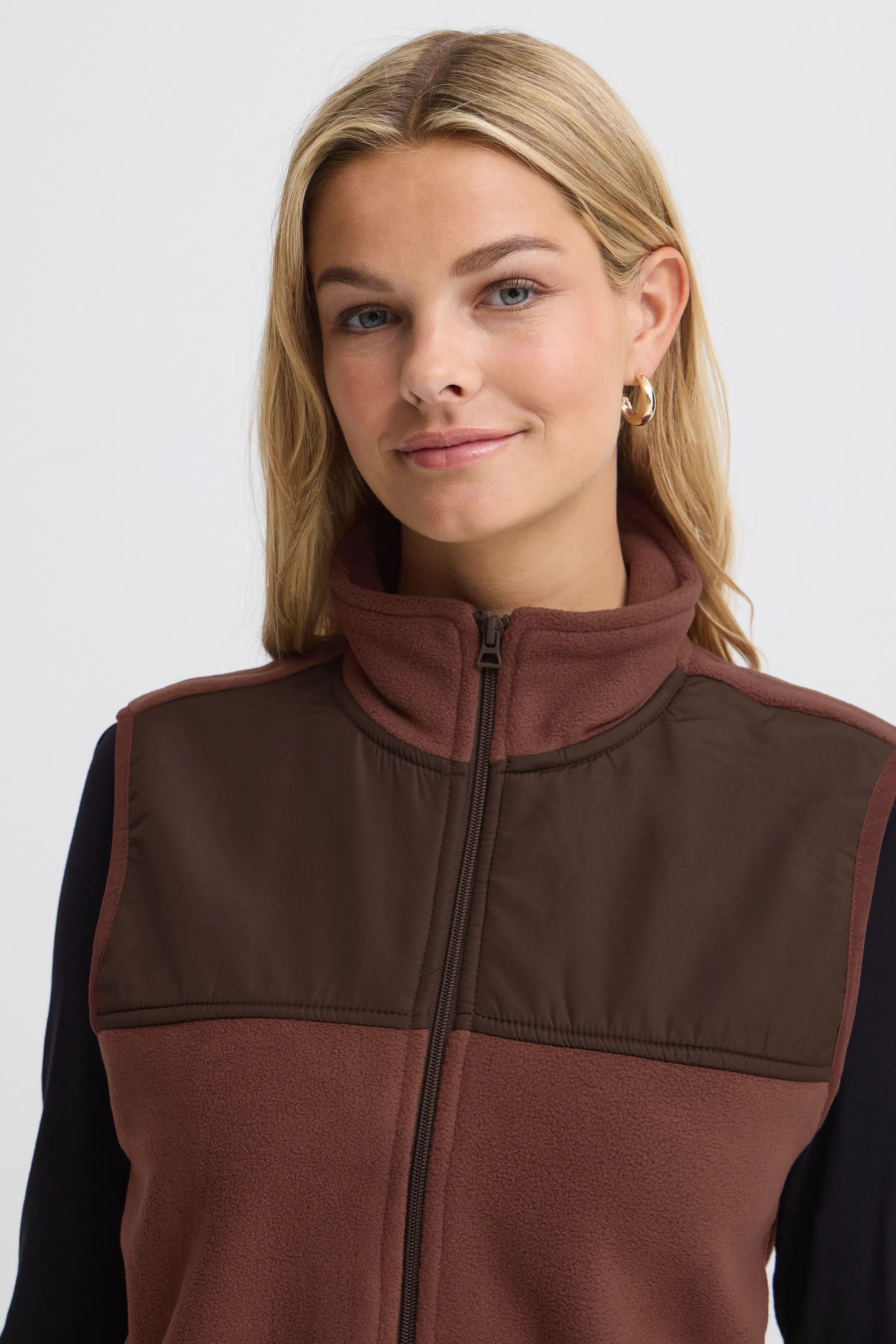 FRFLEA Waistcoat outerwear LOOKBOOK DETAIL 20618216-191321
