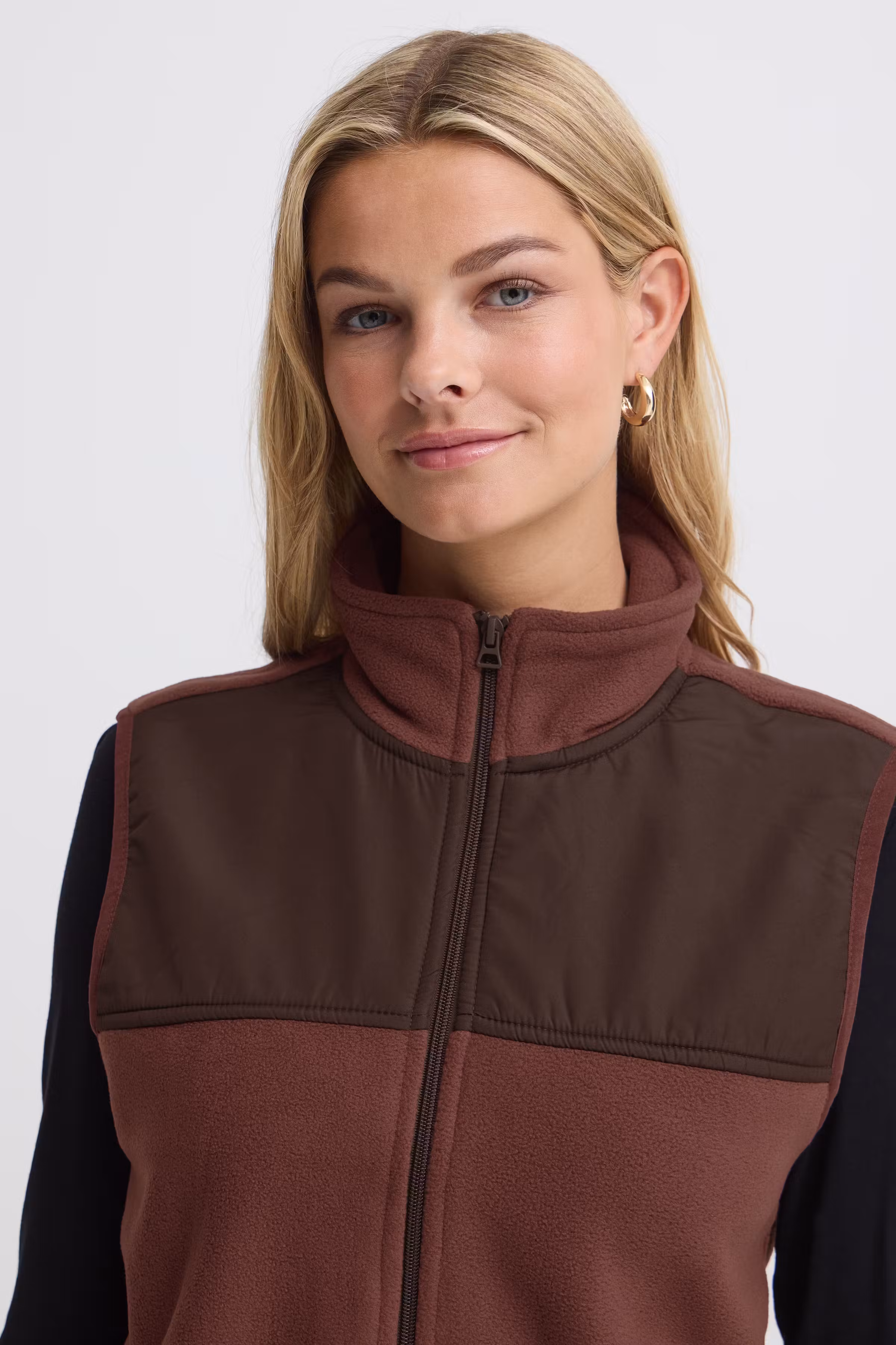 FRFLEA Waistcoat outerwear LOOKBOOK DETAIL 20618216-191321