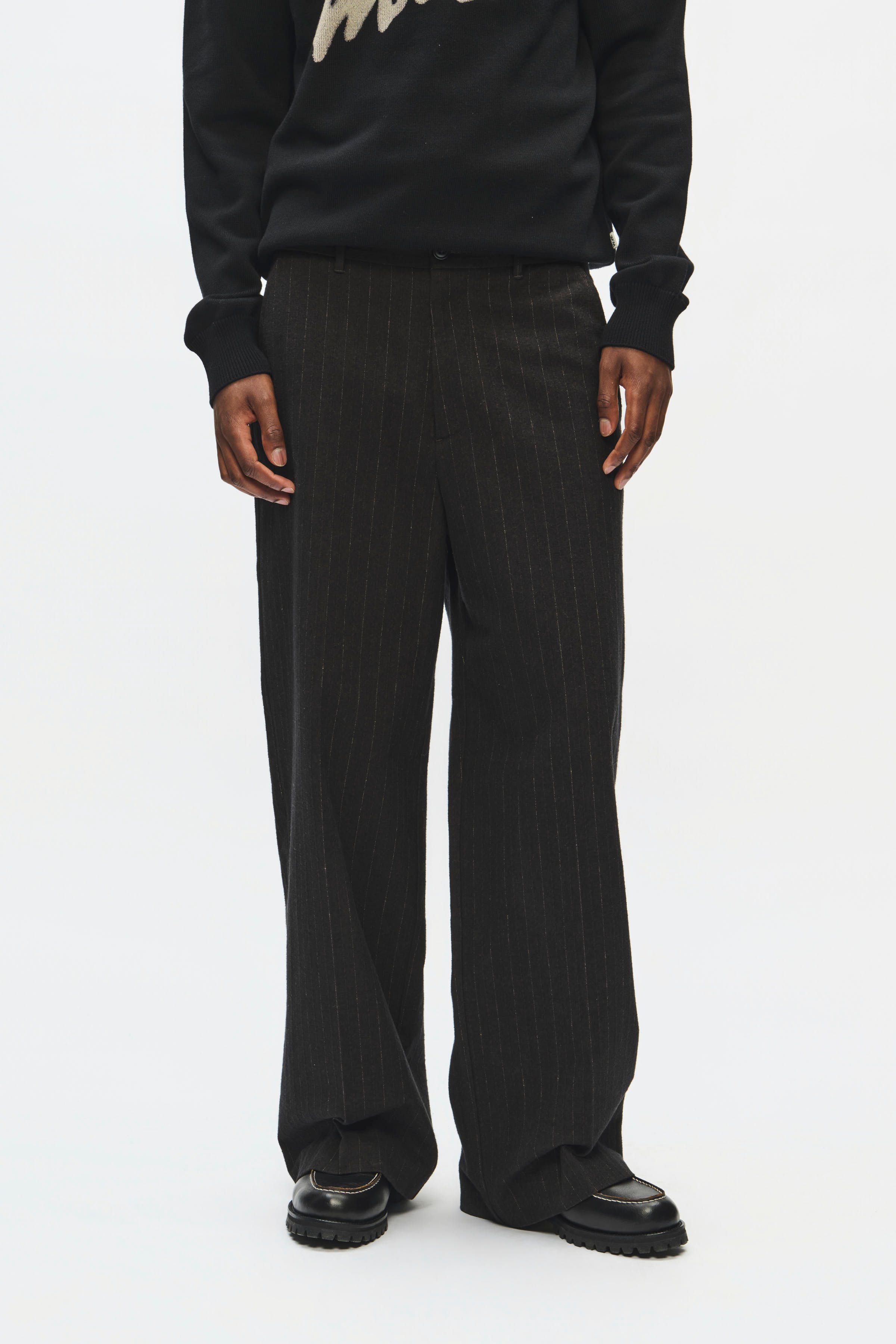 WWLuca Hose LOOKBOOK FRONT 30252192-304134
