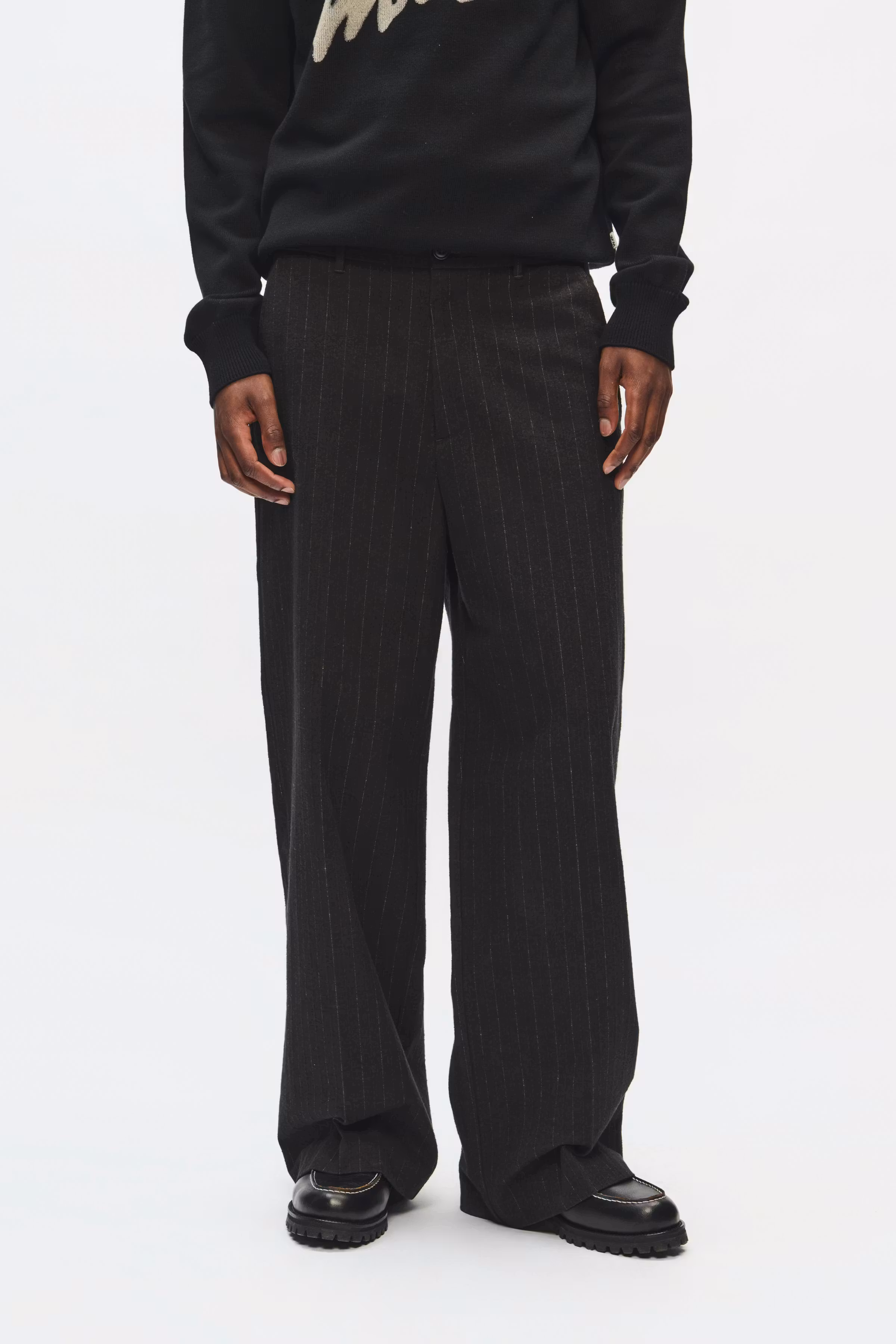 WWLuca Hose LOOKBOOK FRONT 30252192-304134
