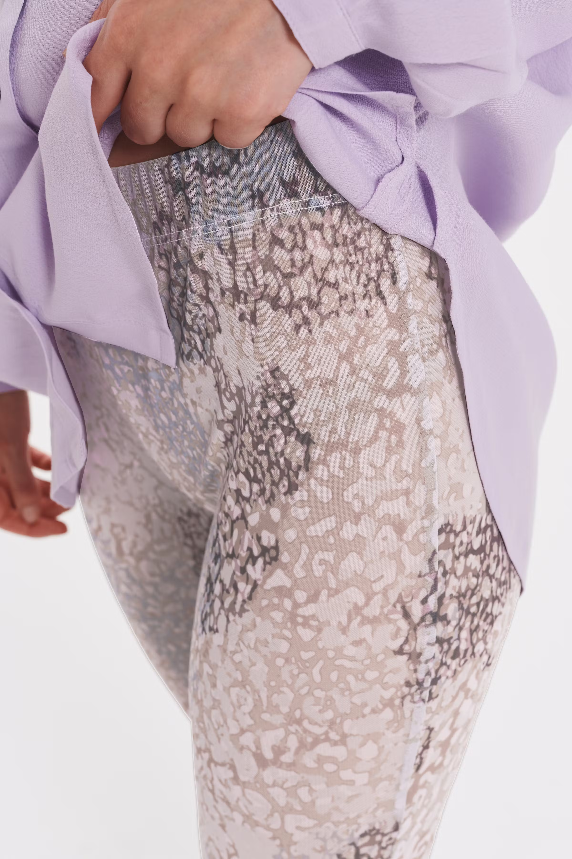 IanneSZ Leggings

 LOOKBOOK DETAIL 30511843-600337