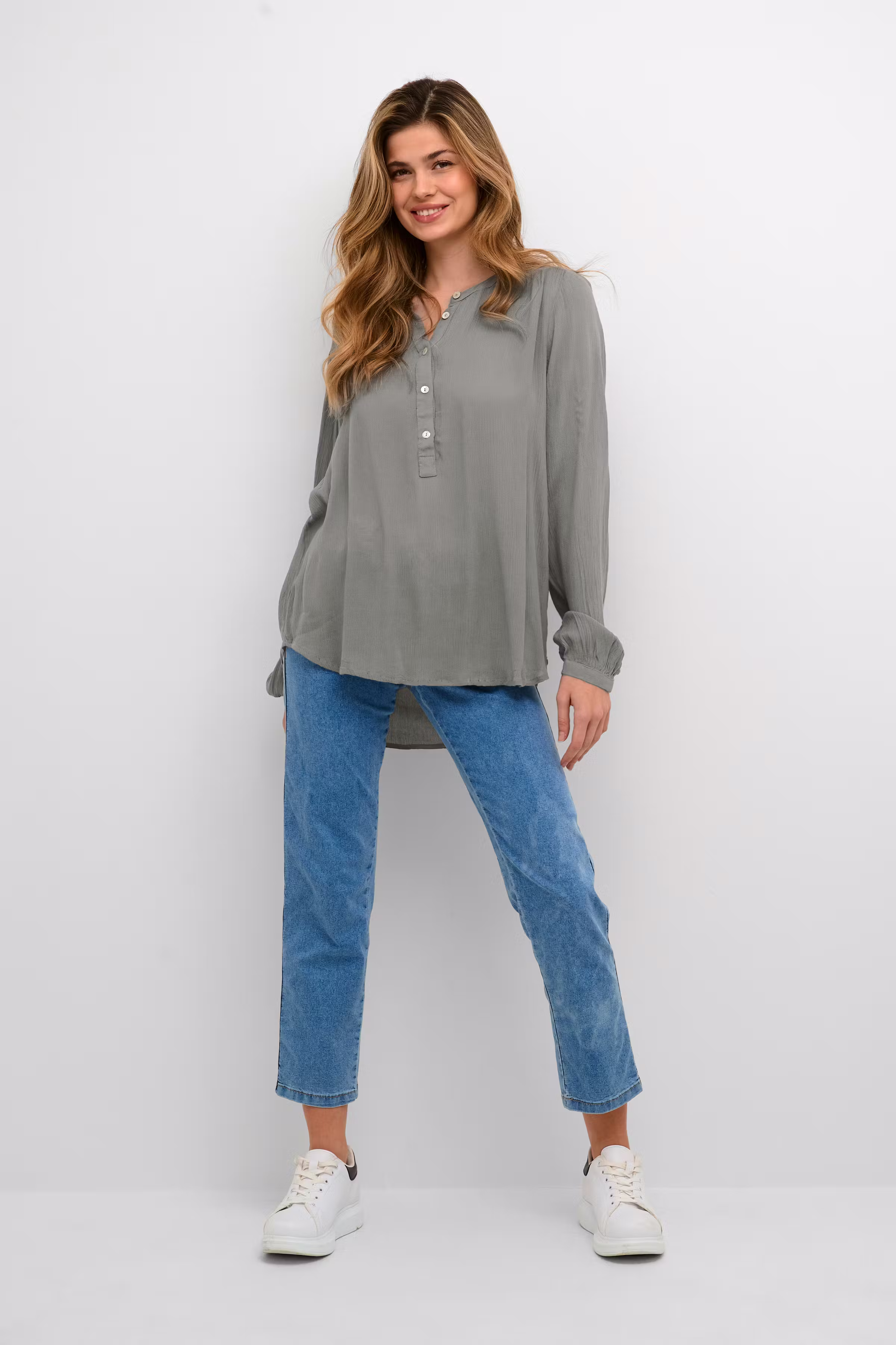 Karla Bluse LOOKBOOK FRONT 10500356-50022