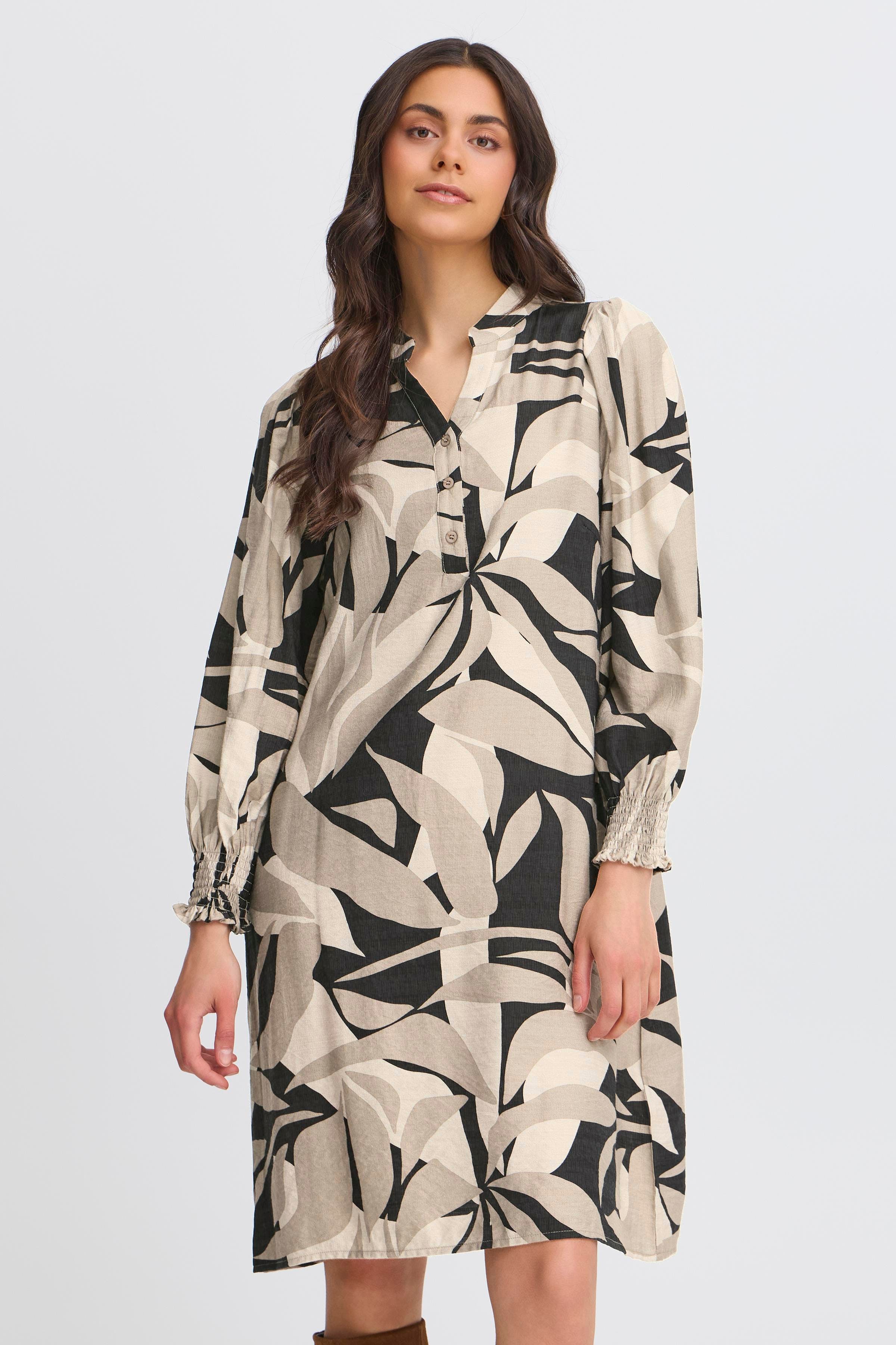 FRARIANA Klänning LOOKBOOK FRONT 20616227-205344