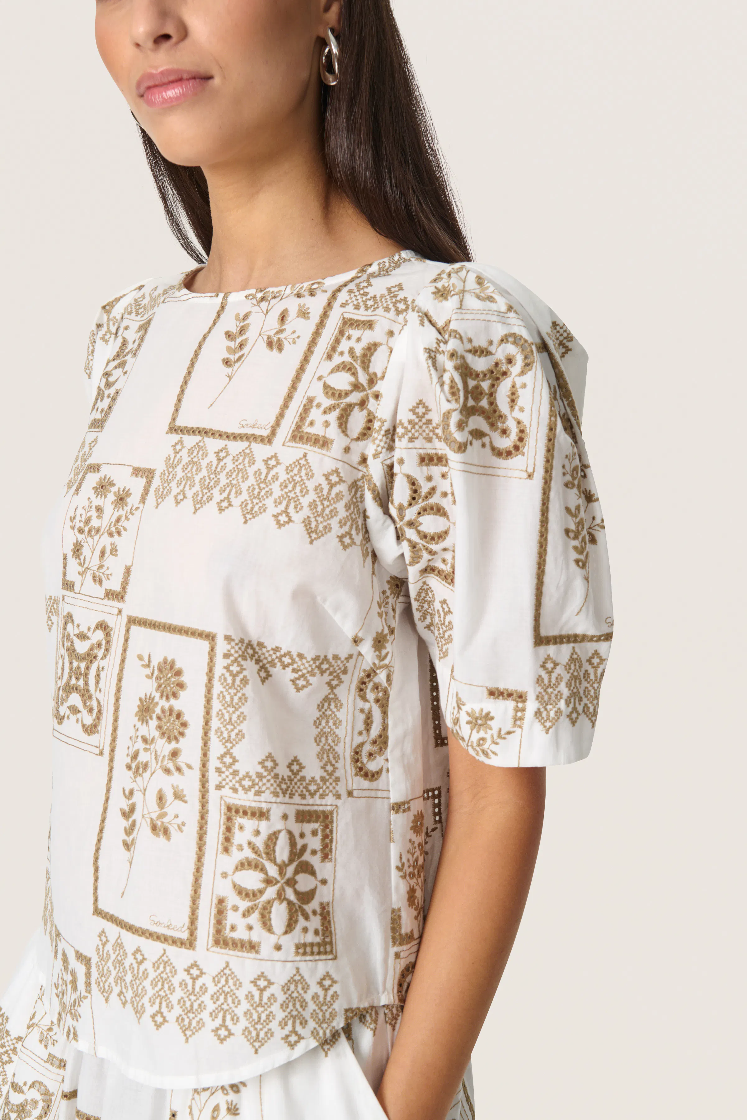 SLReesha Blouse LOOKBOOK DETAIL 30408112-111001
