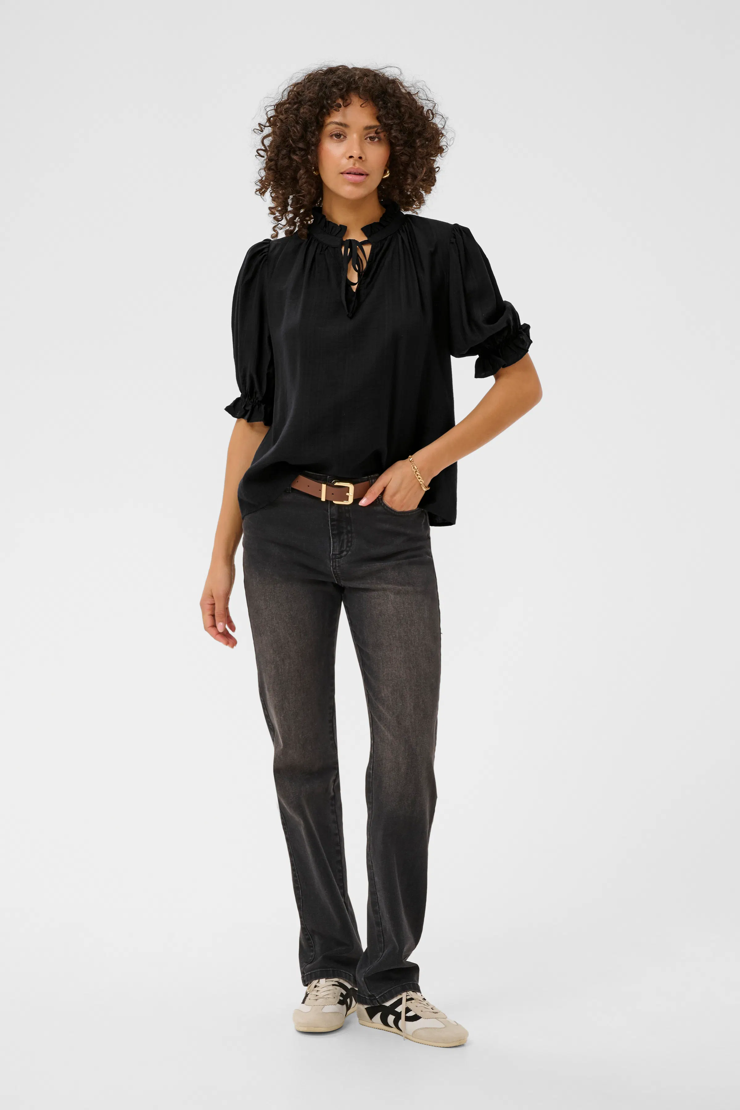 KAlufia Blouse LOOKBOOK FRONT 10511214-100121