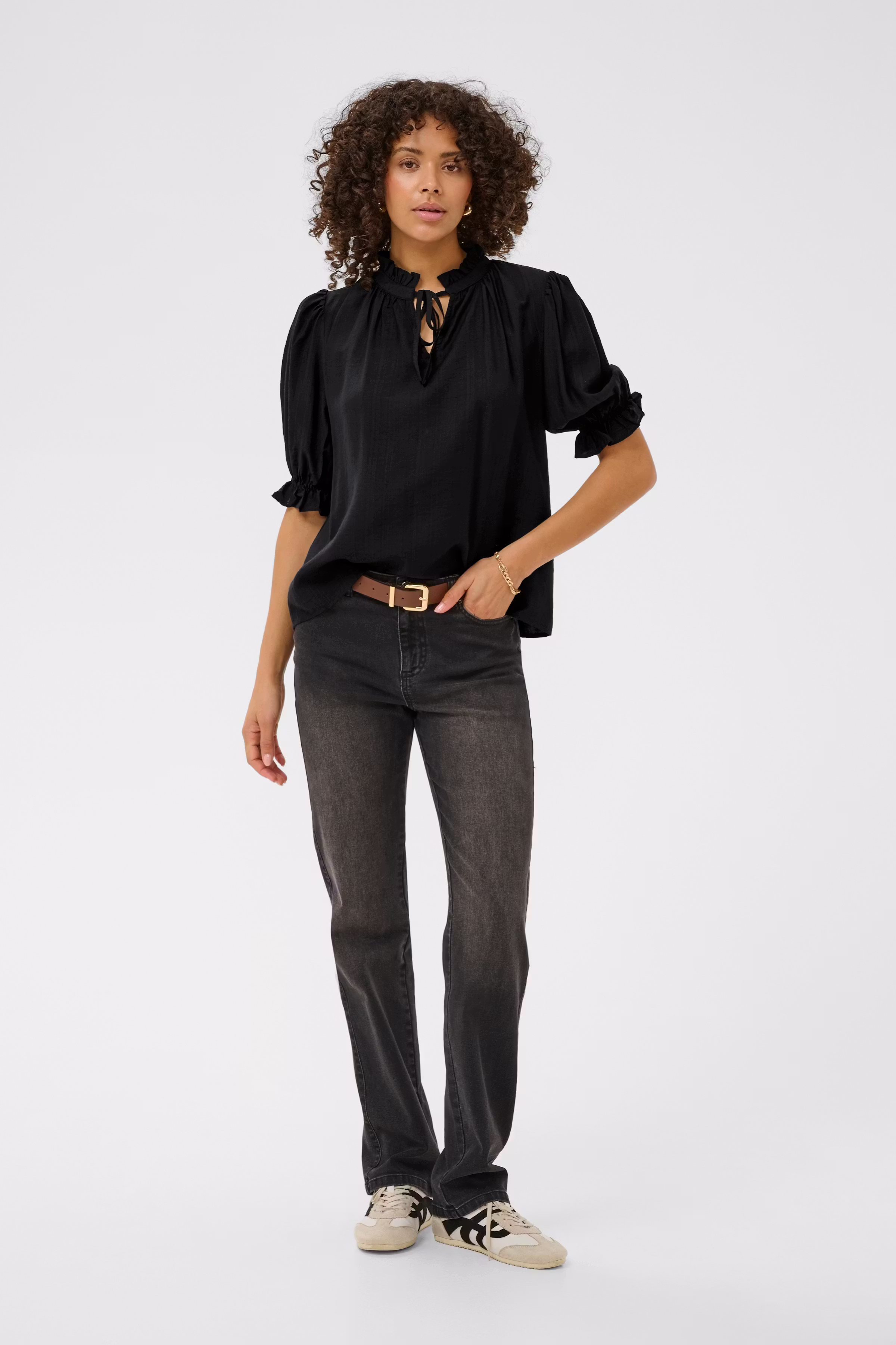 KAlufia Blouse LOOKBOOK FRONT 10511214-100121